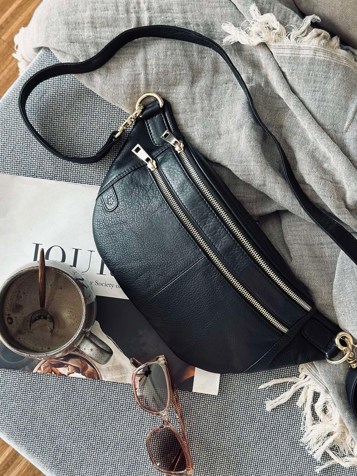 Bumbag Astrid - Svart / Gull