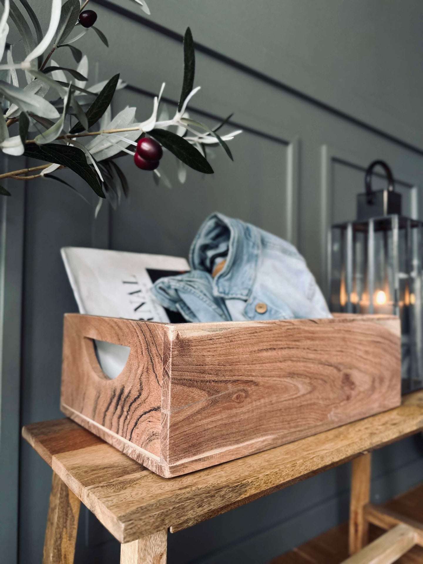 Kasse i massiv akasie