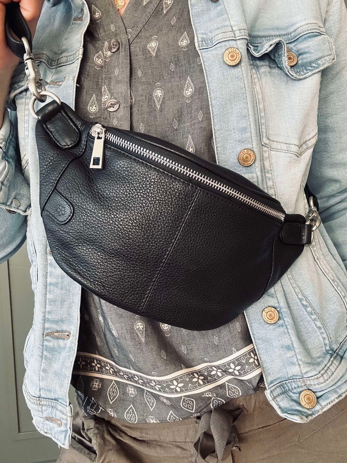 Bumbag Molly - Svart / sølv