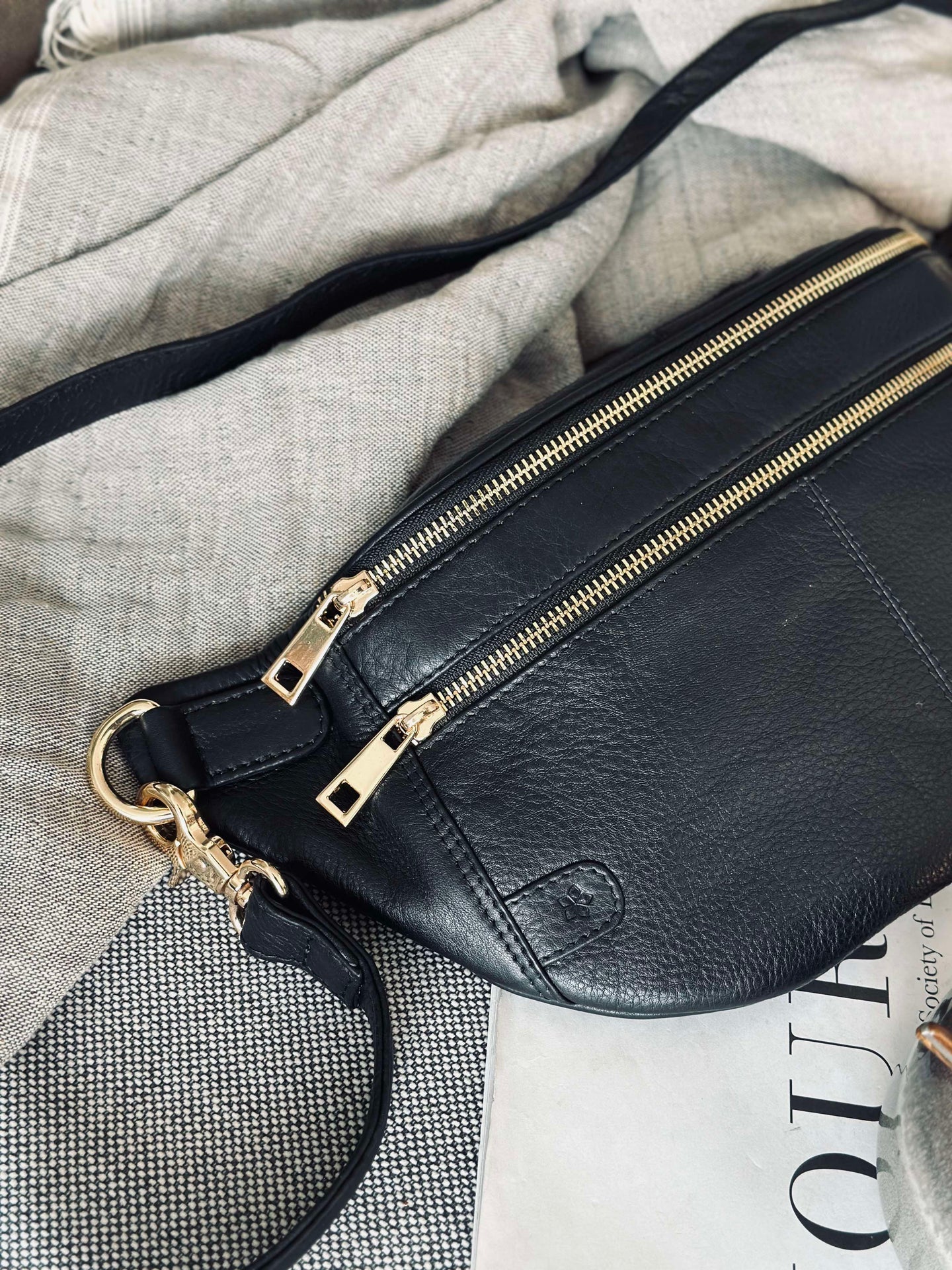 Bumbag Astrid - Svart / Gull