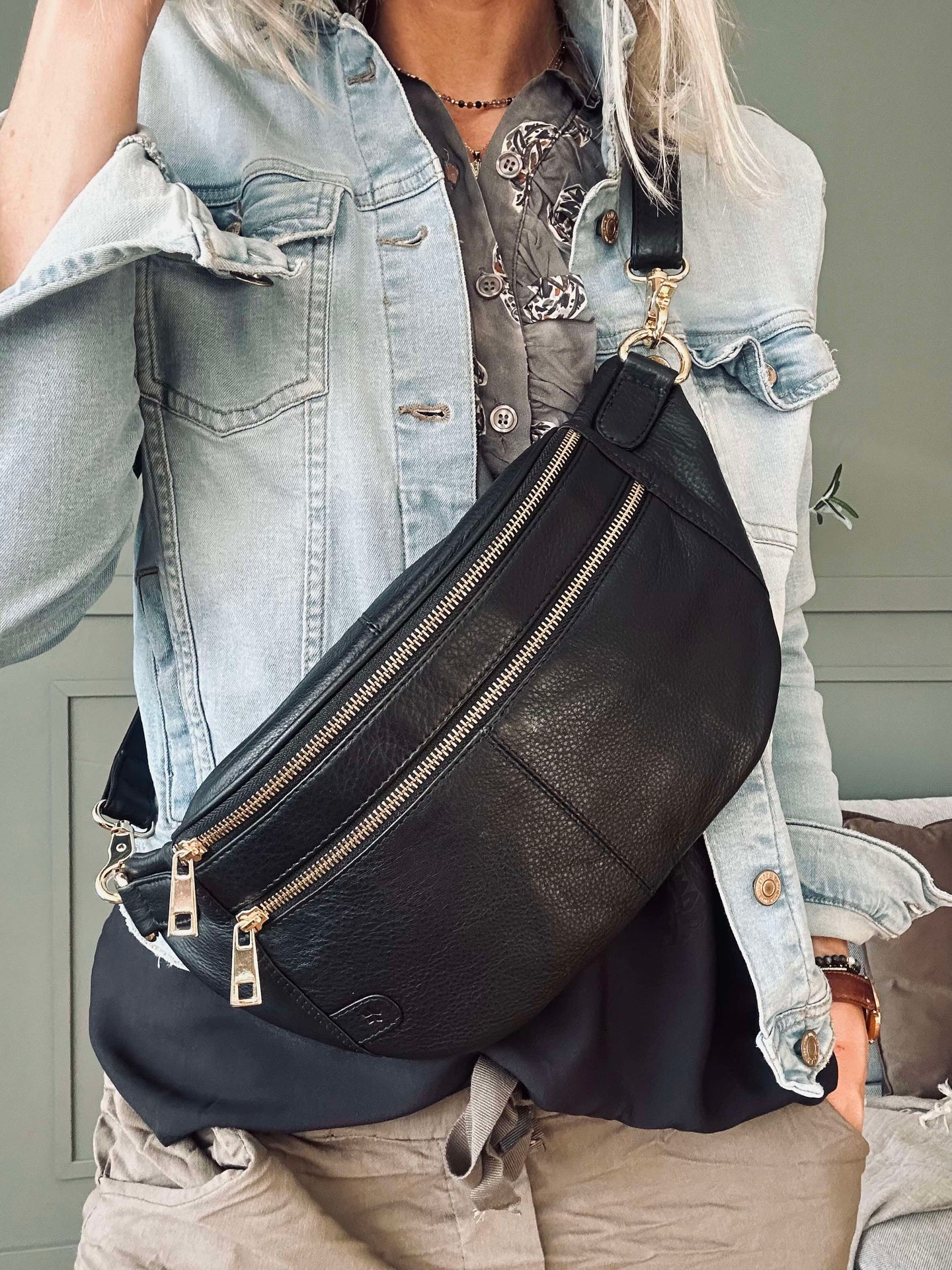 Bumbag Astrid - Svart / Gull