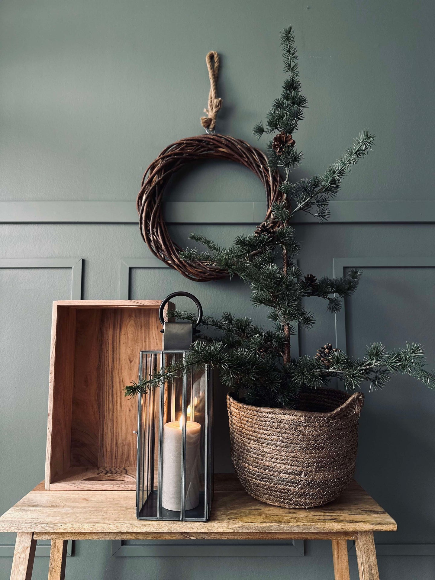 Kasse i massiv akasie