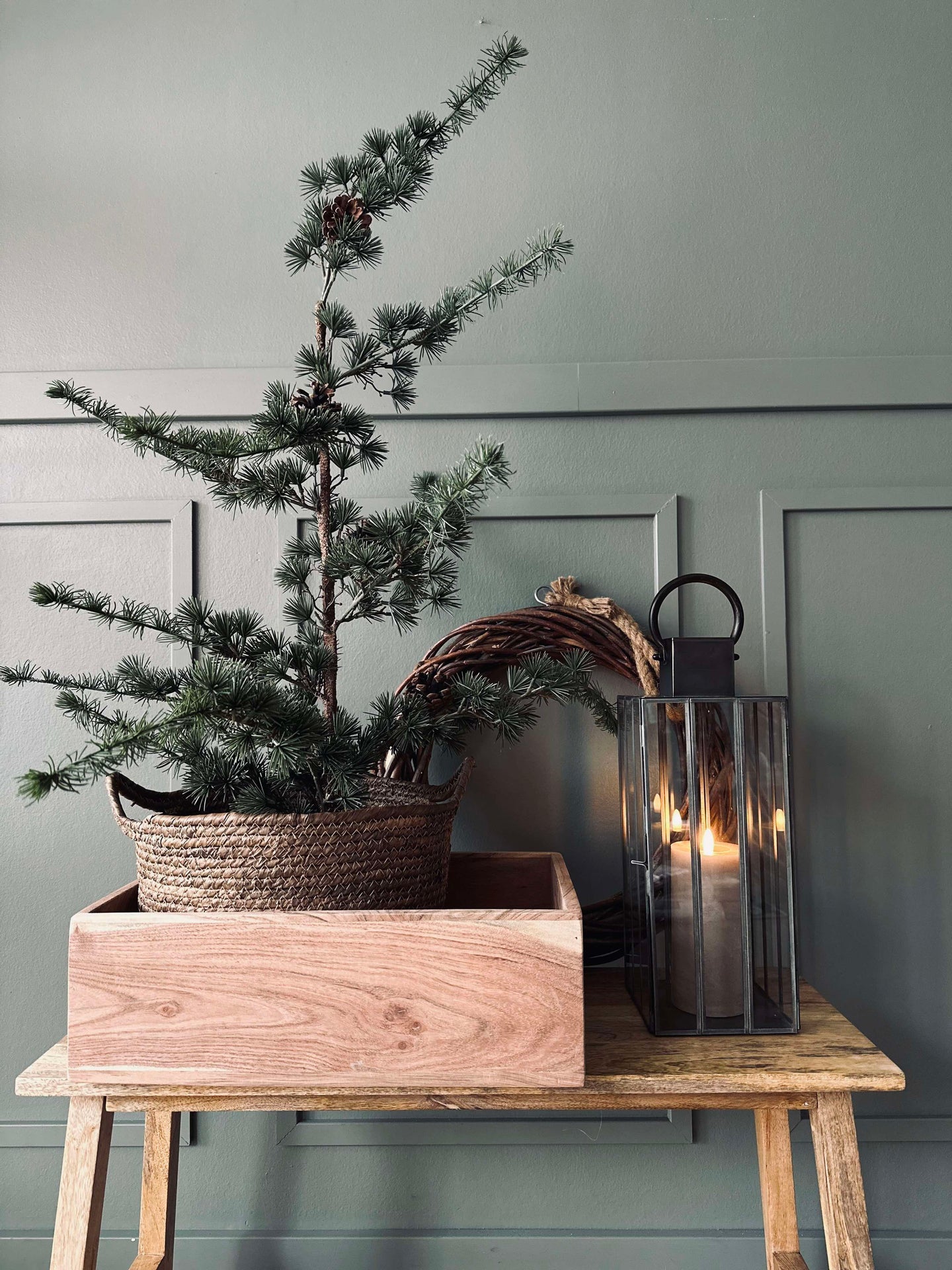 Kasse i massiv akasie