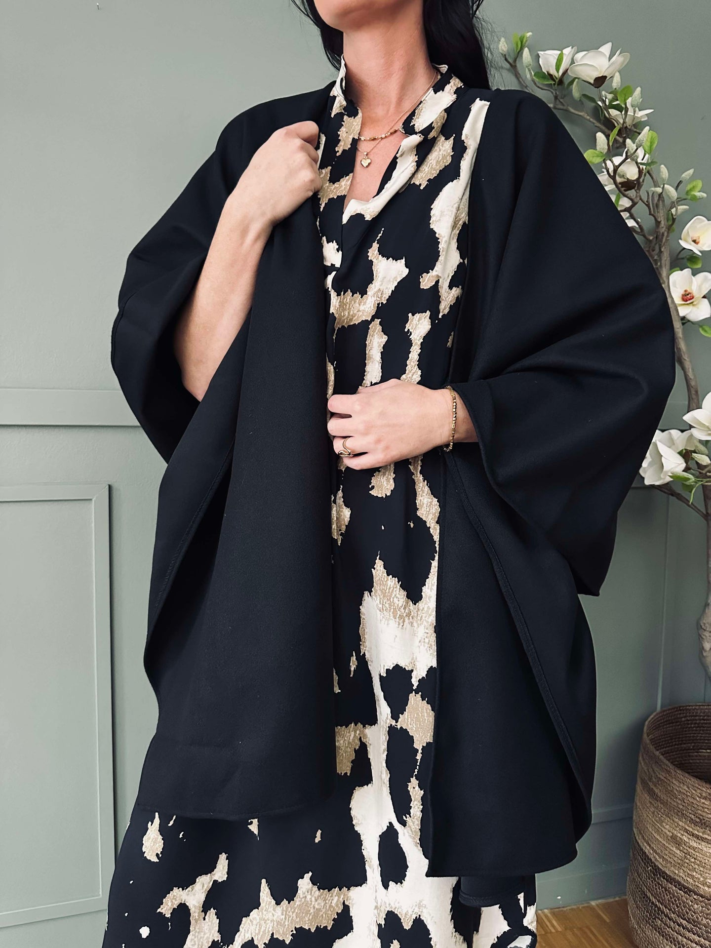 Poncho Black