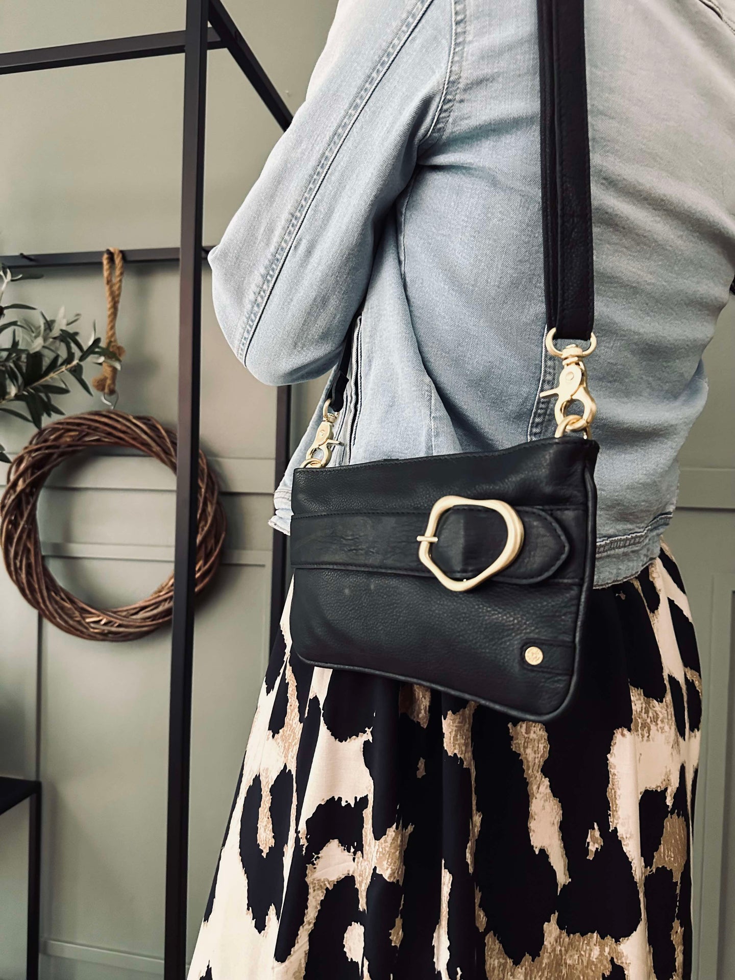 Clutch Berlin - Black leather