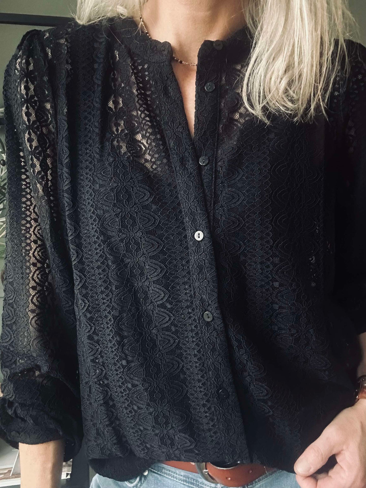 Skjorte med blonde – Black