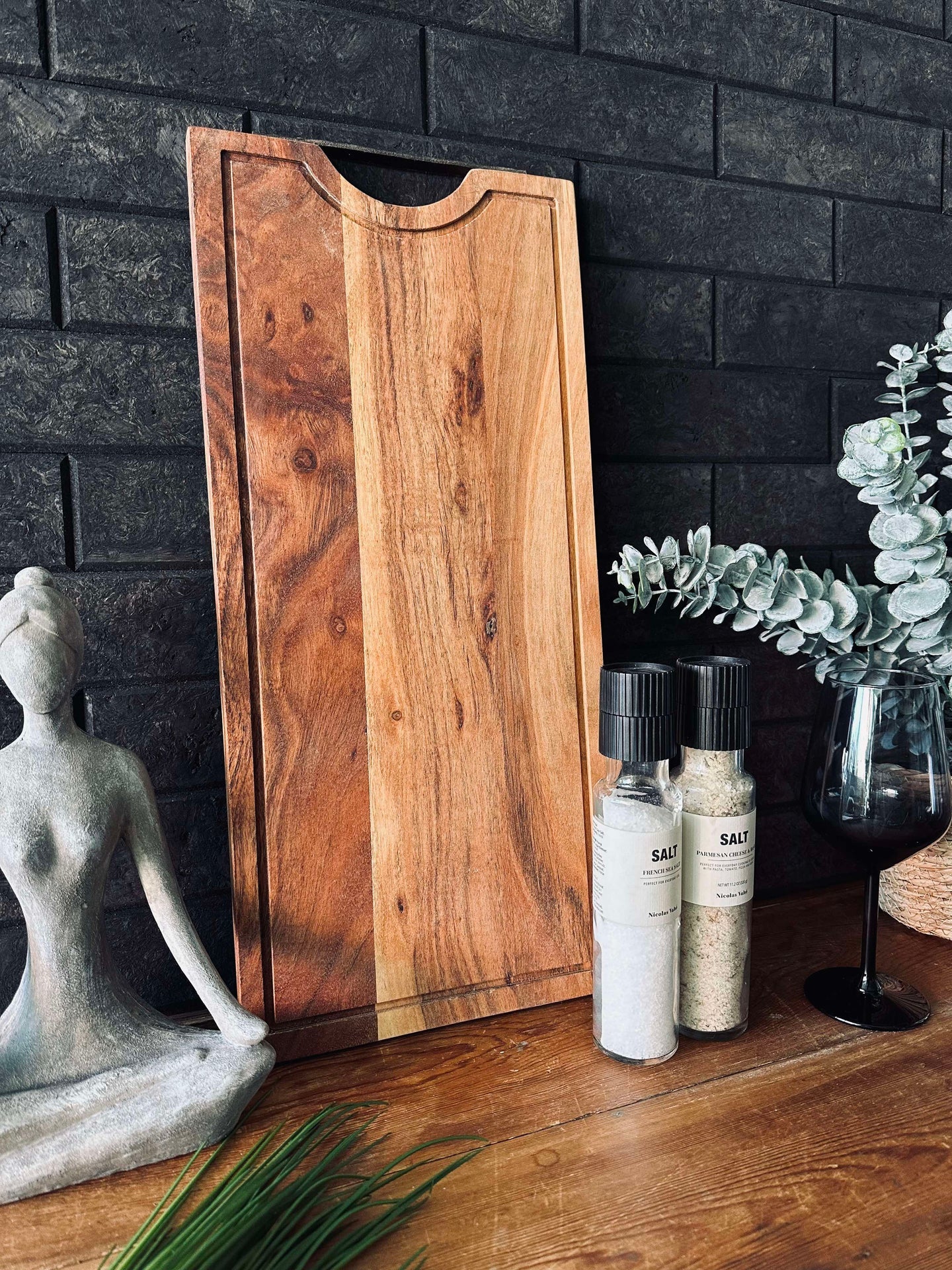 Skjærefjøl i akasietre med saftrille - Oljet