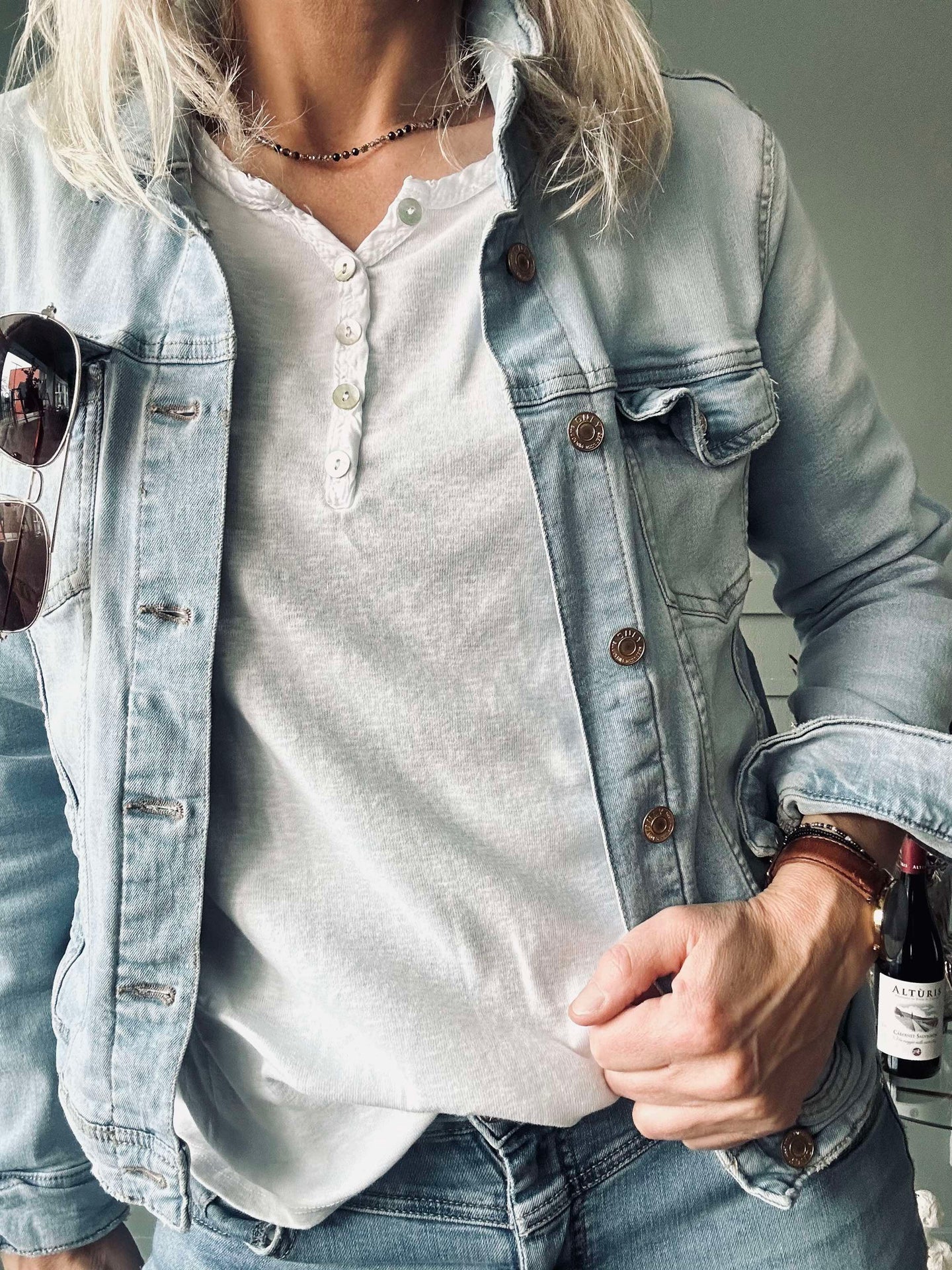 Basisbluse med knapper – White