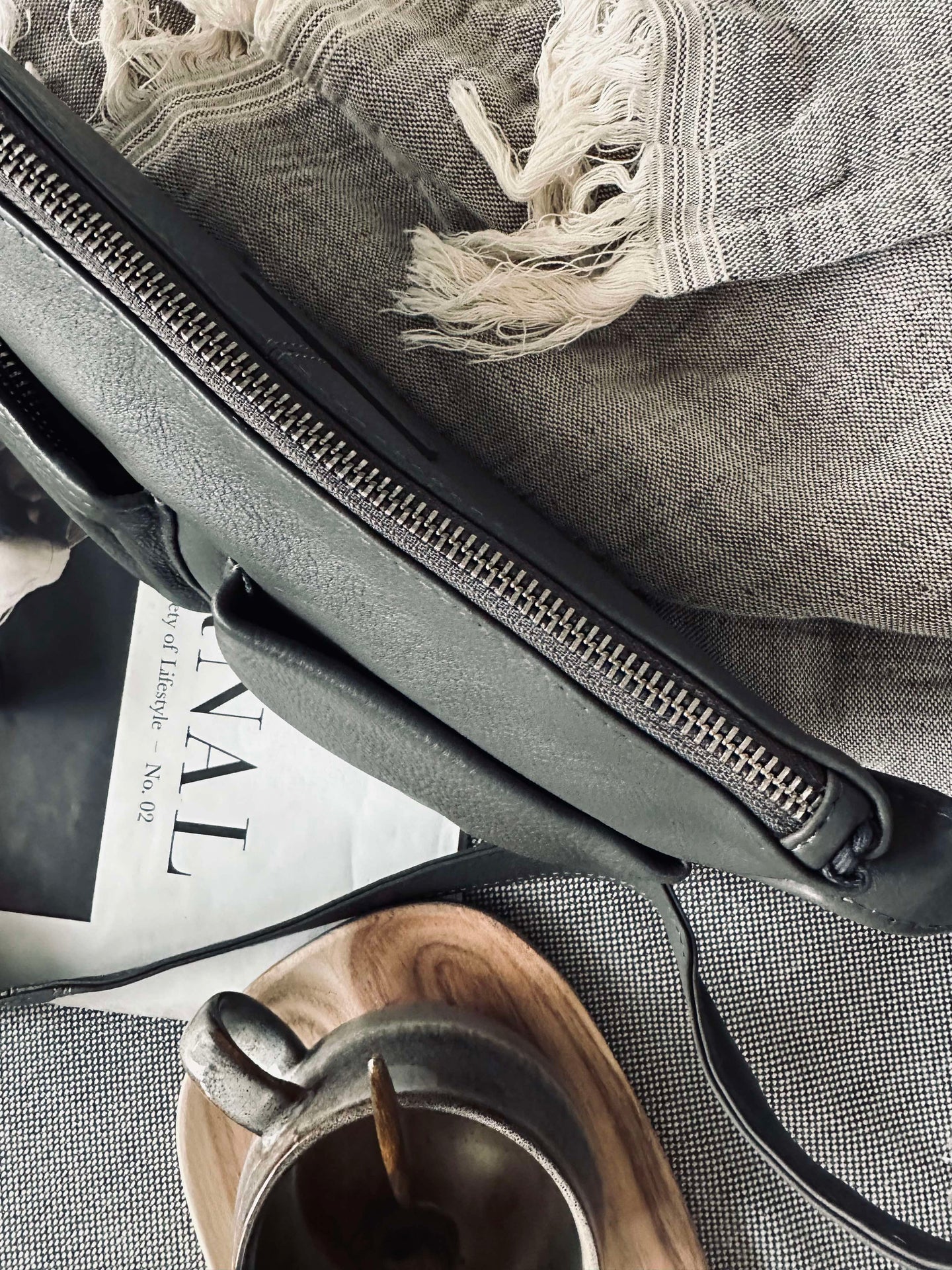 Crossover Aura Grey