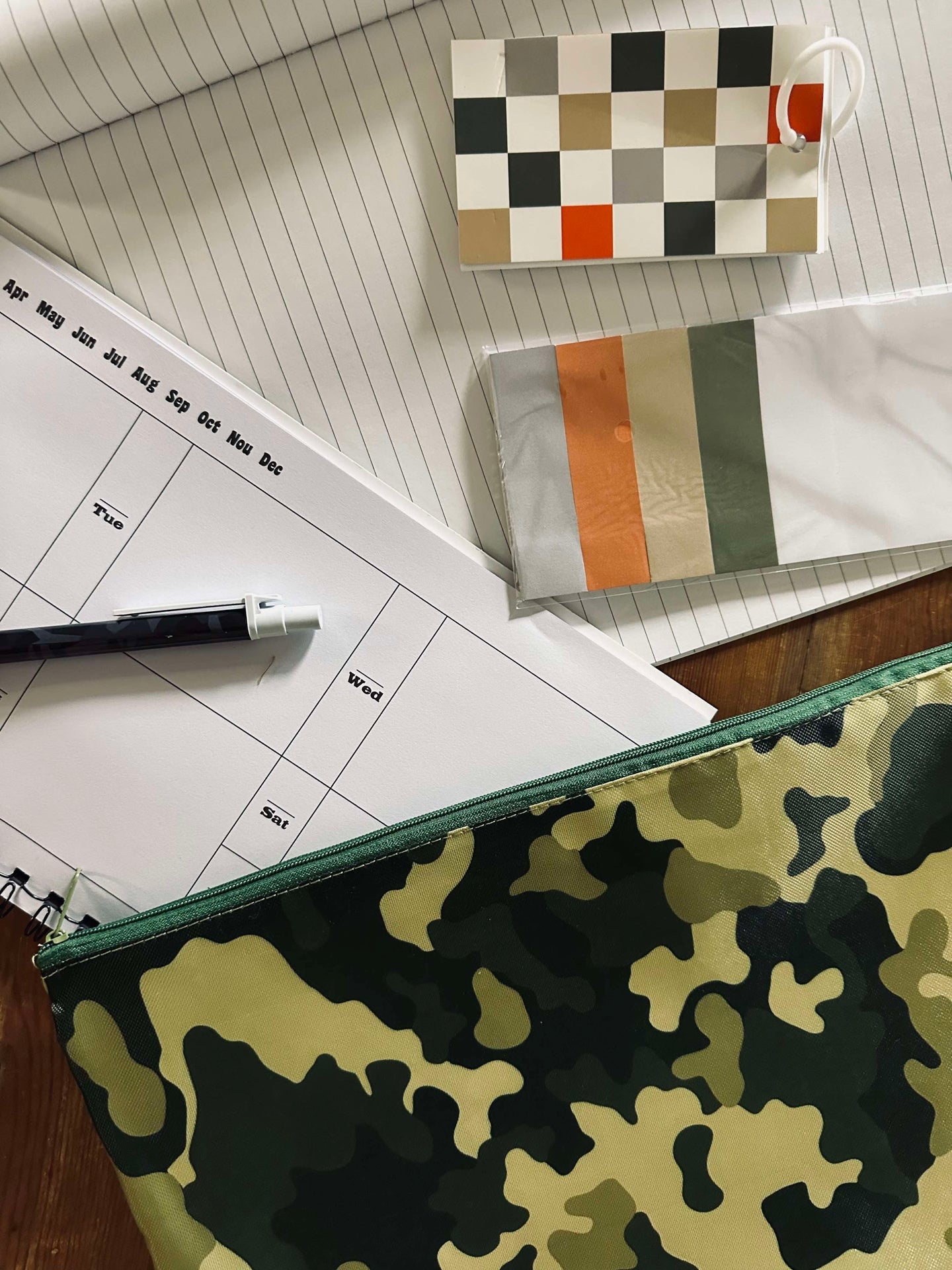 Sett med notatbøker og veske - Army