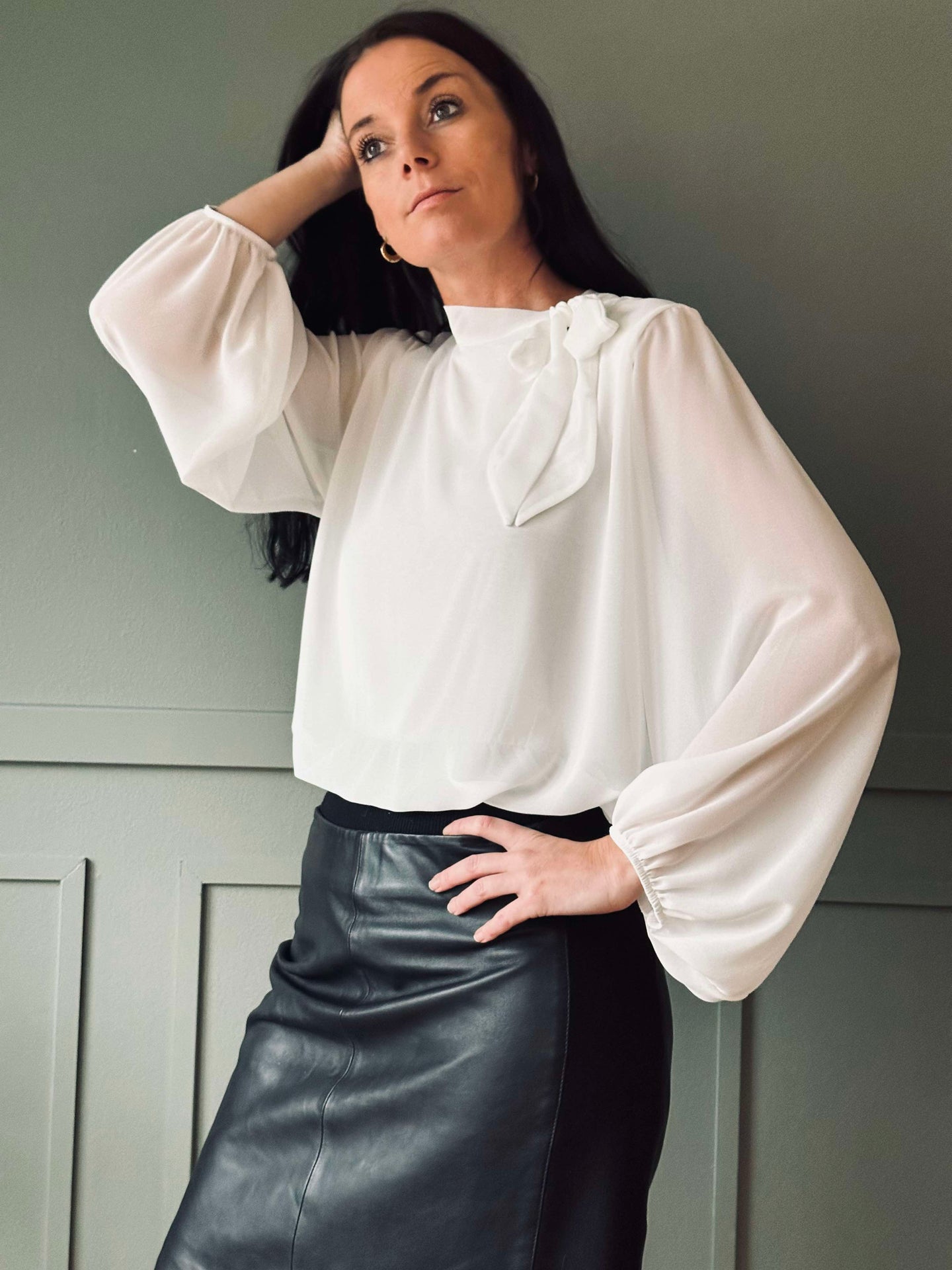 Bluse m. Sløyfe - White