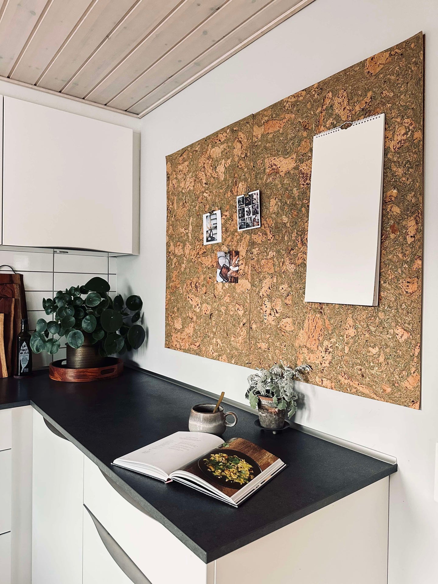 Korkplate 60×90 – Iceberg green