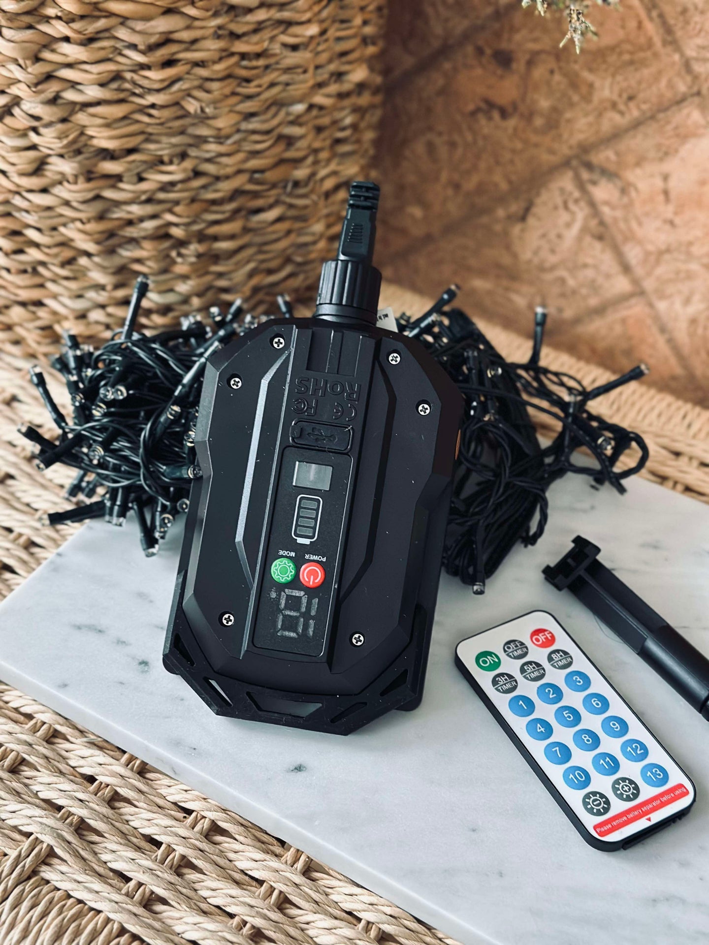 Lyslenke med solceller og USB - 240 LED lys