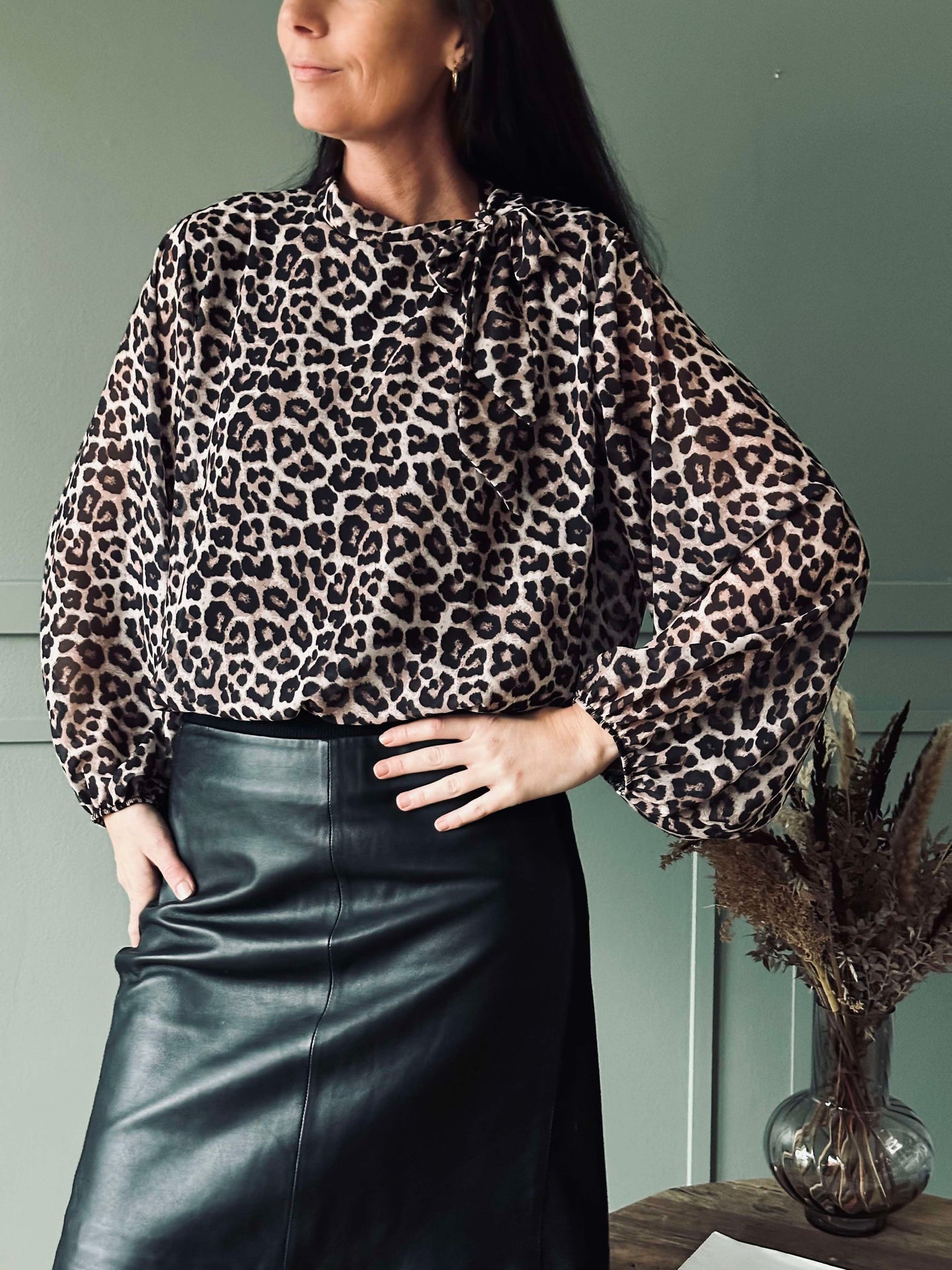 Bluse m. Sløyfe - Leopard