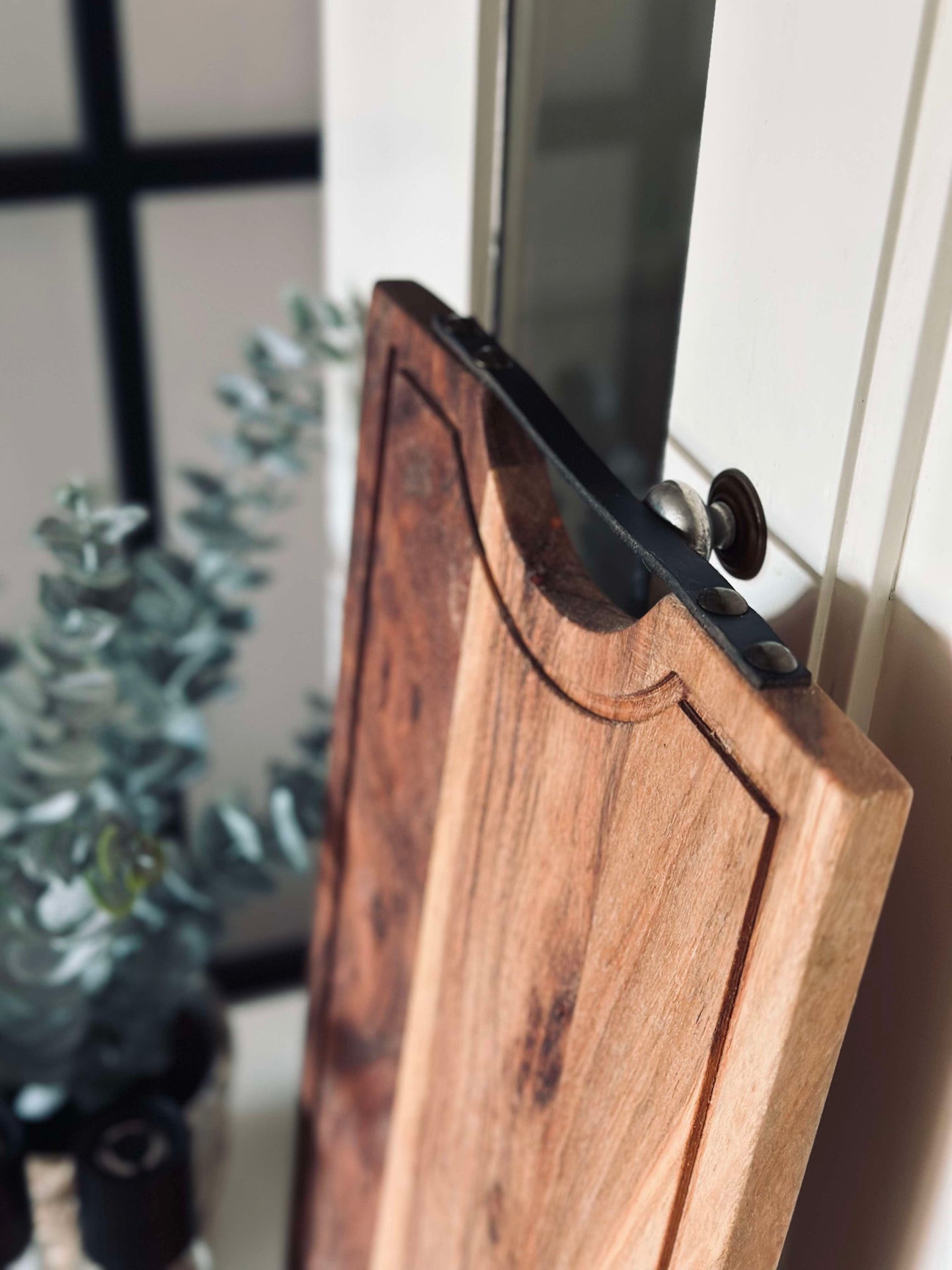 Skjærefjøl i akasietre med saftrille - Oljet