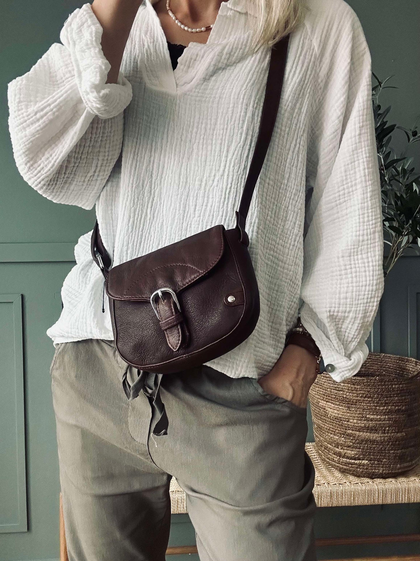 Crossbody Aura Mørkebrun