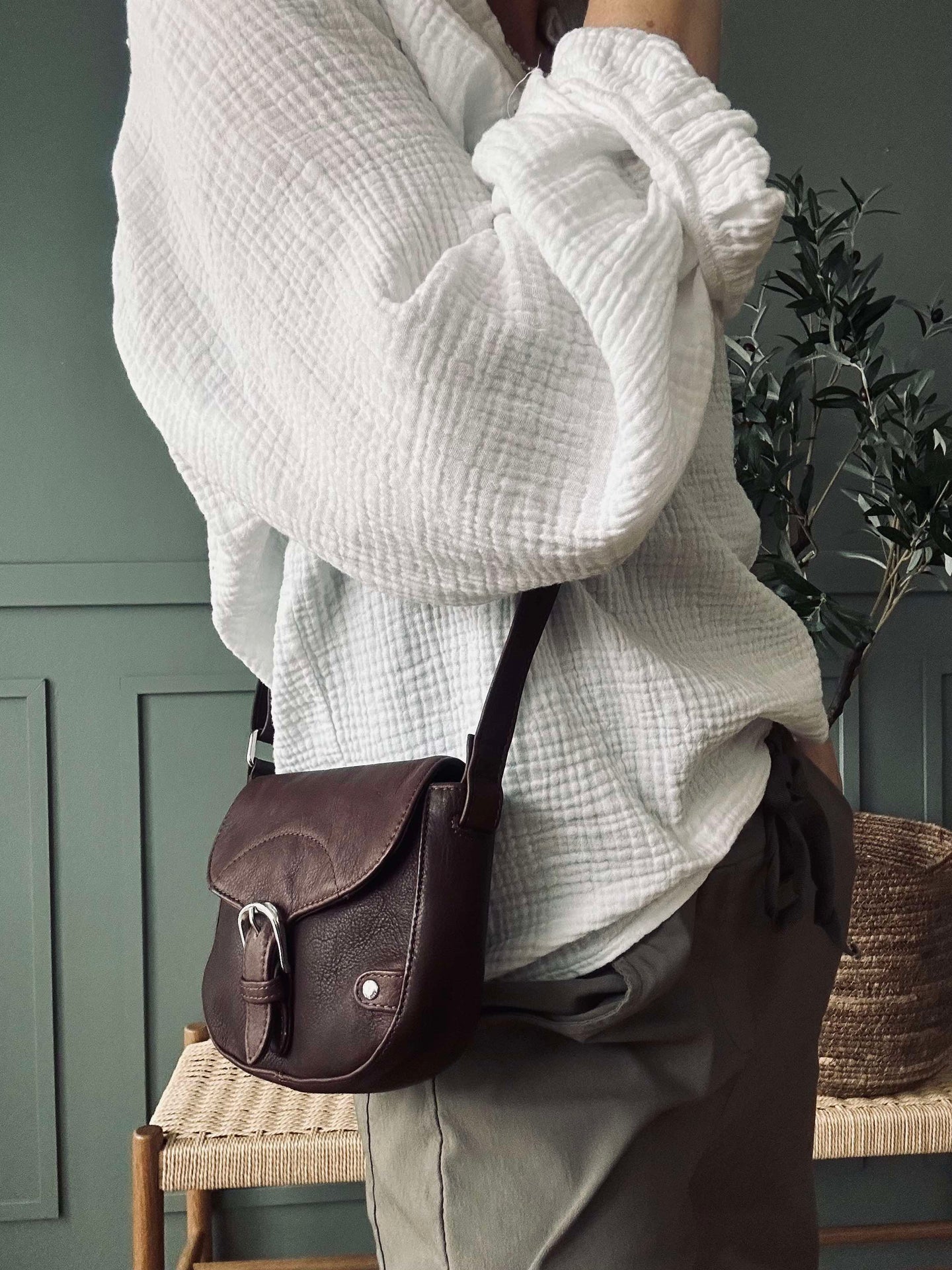 Crossbody Aura Mørkebrun