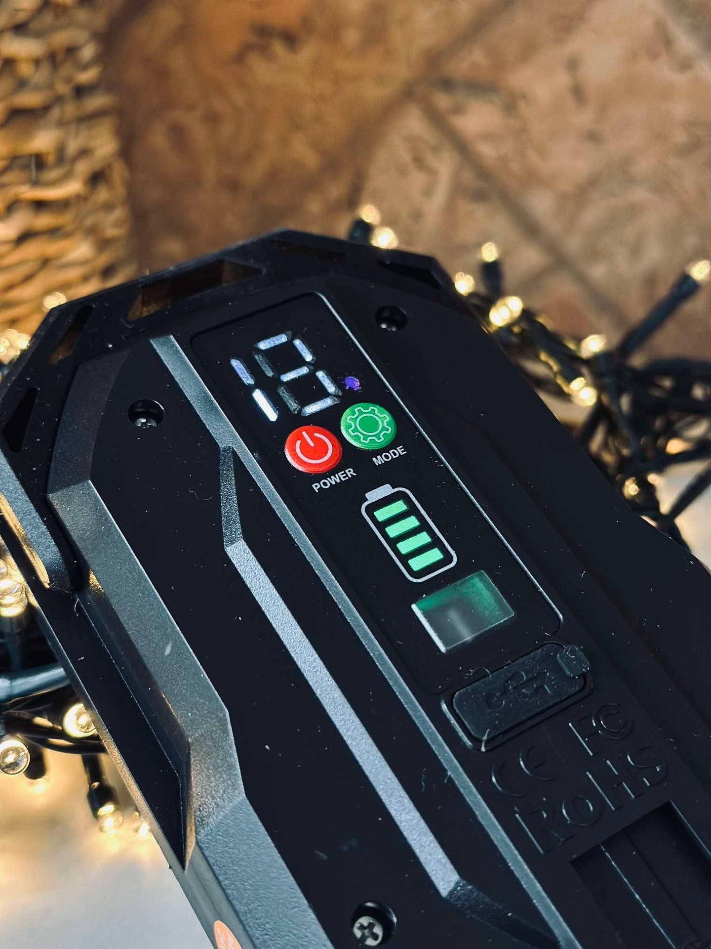 Lyslenke med solceller og USB - 240 LED lys