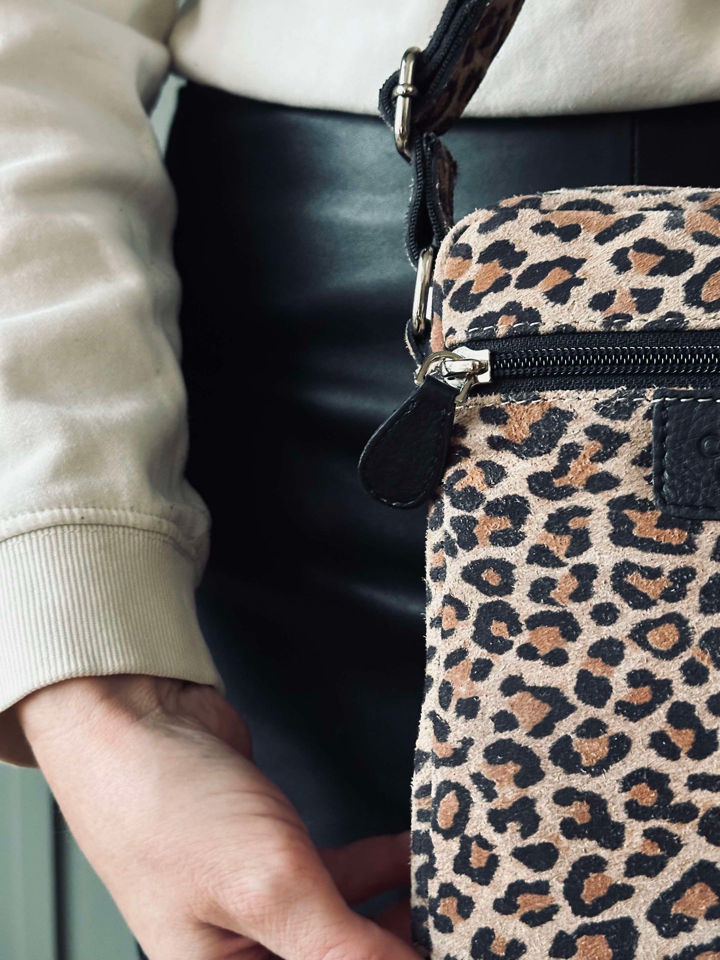 Mobilveske / Crossover Daily Leopard
