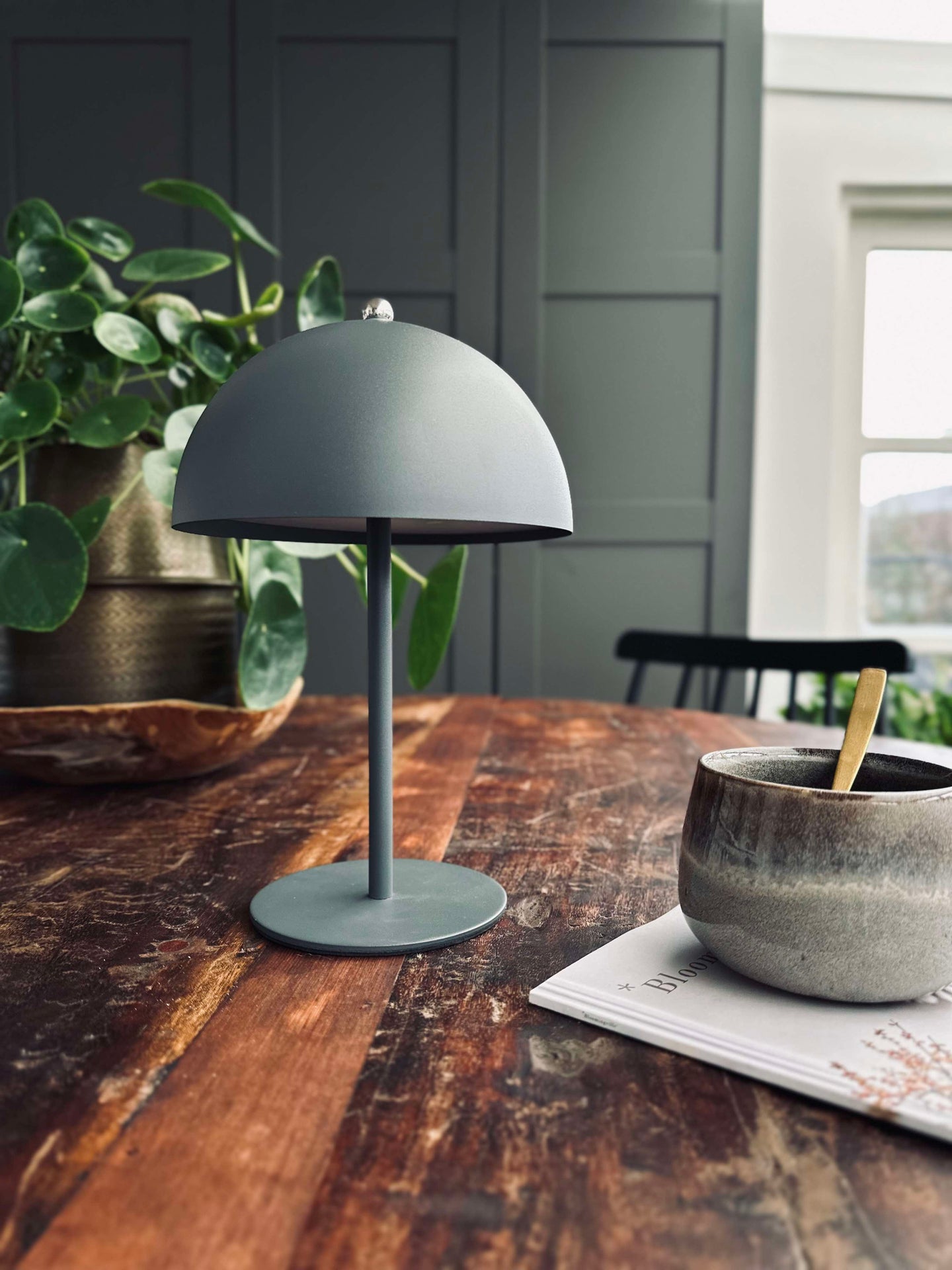 LED touch bordlampe, beige og grå