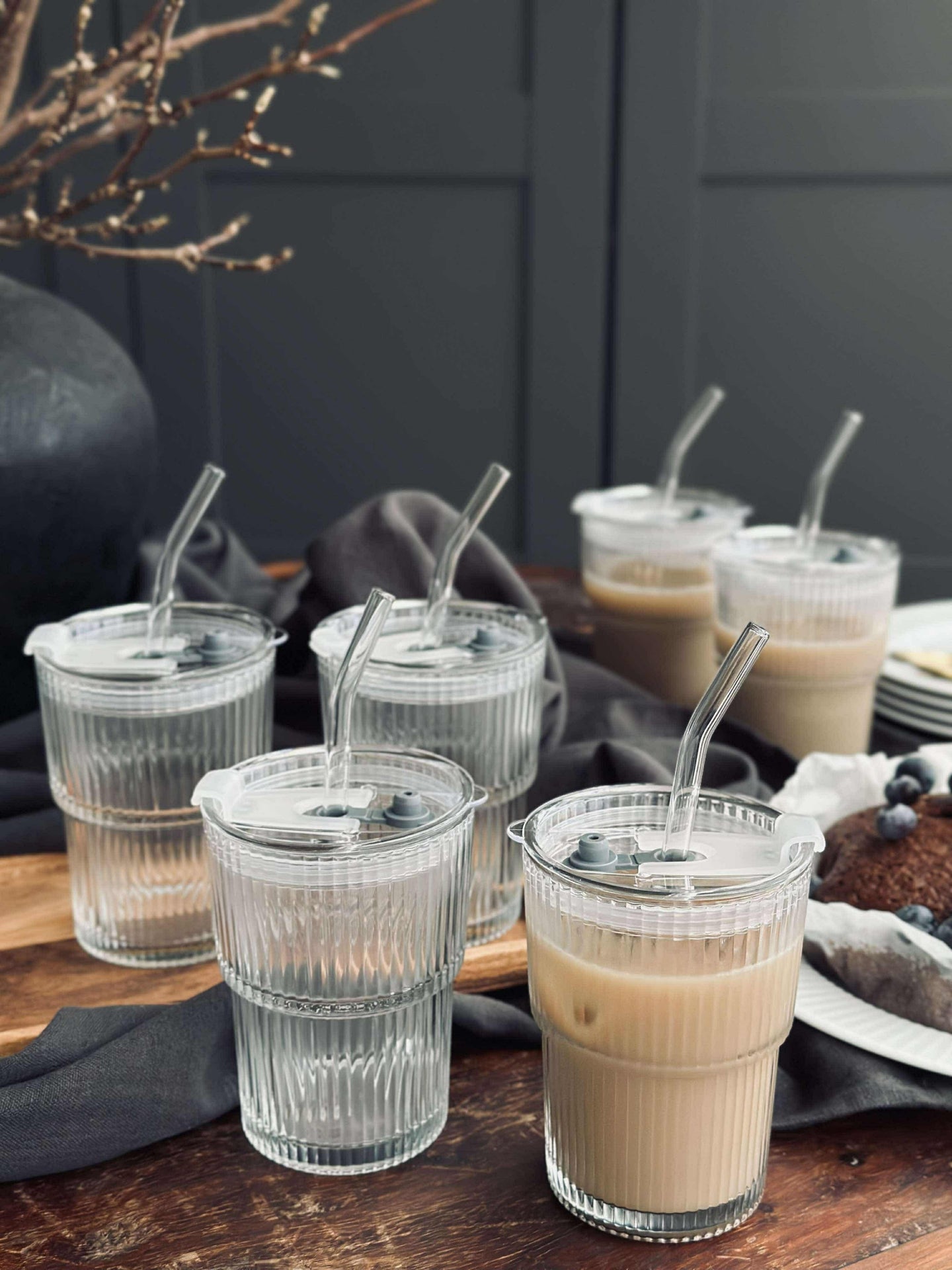 Latteglass med lokk og sugerør - 6 stk