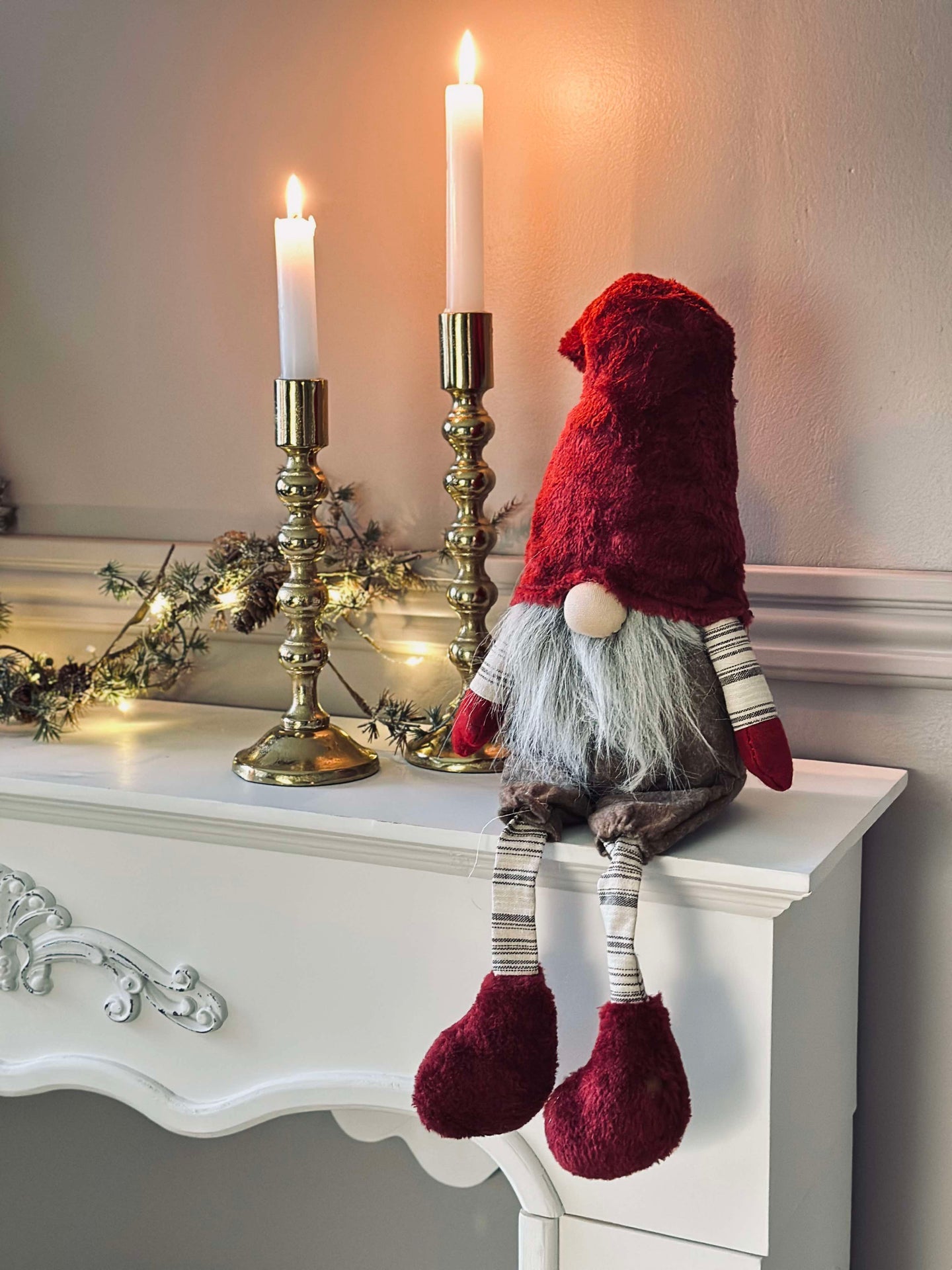 Nisse med hengende ben