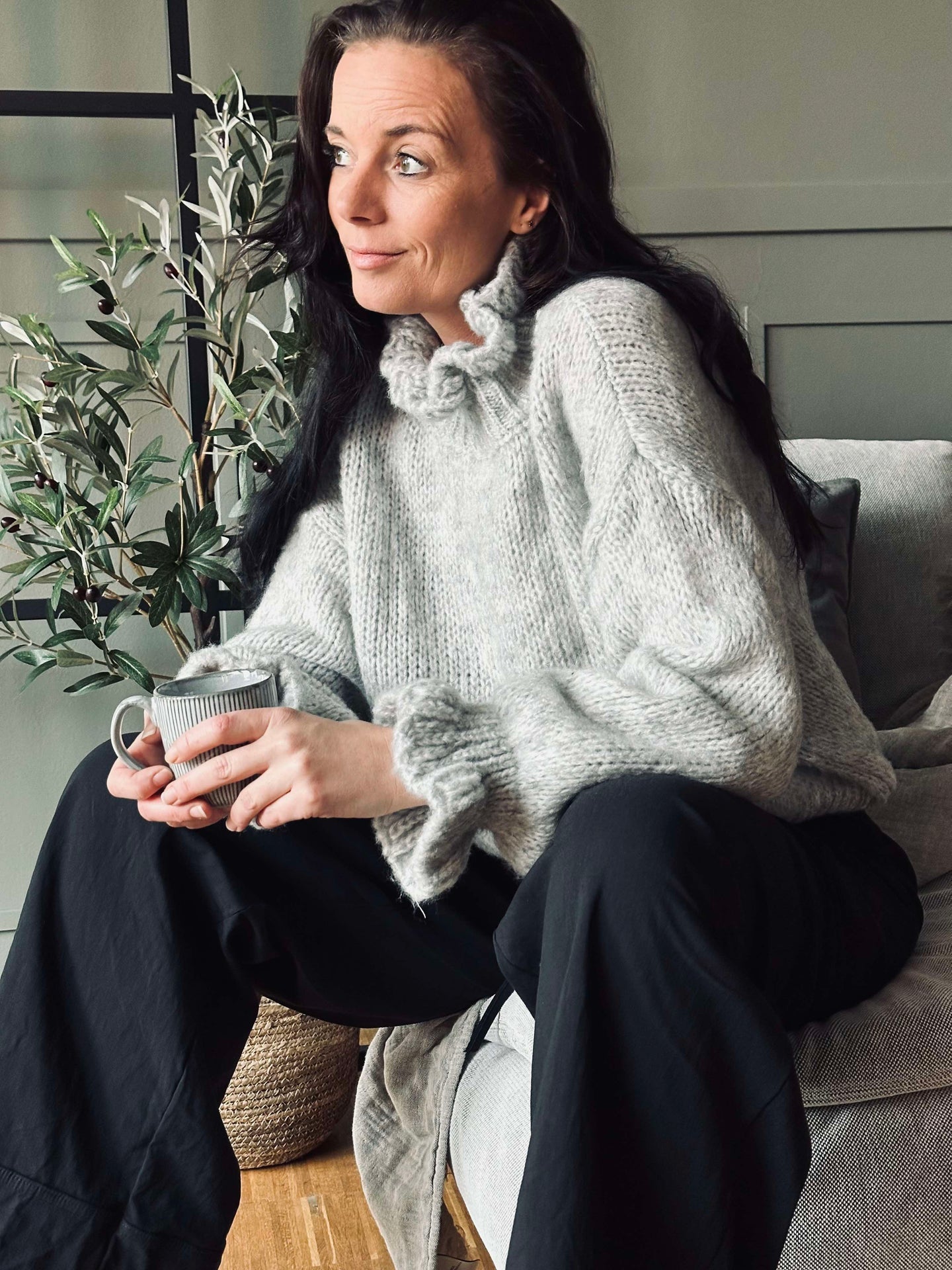 Strikk Nina - Grå