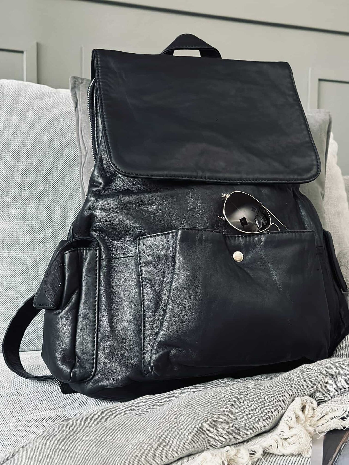 Ryggsekk kult design – Mykt lammeskinn svart