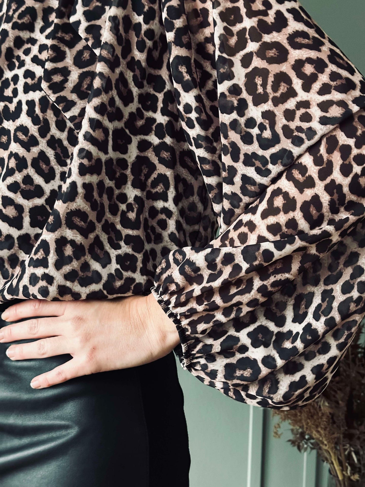 Bluse m. Sløyfe - Leopard