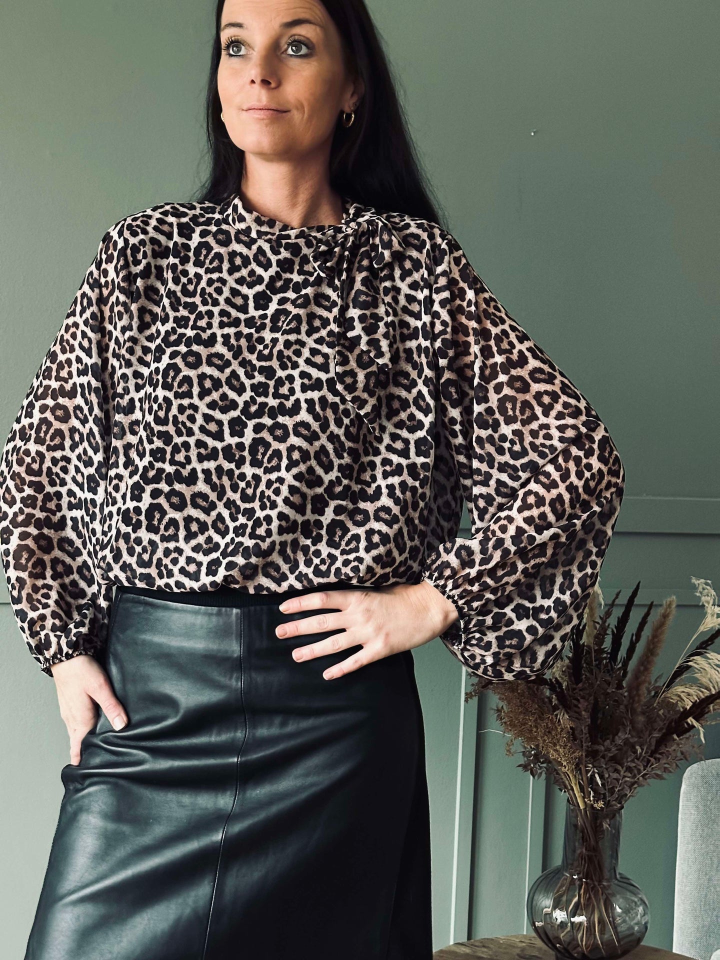 Bluse m. Sløyfe - Leopard
