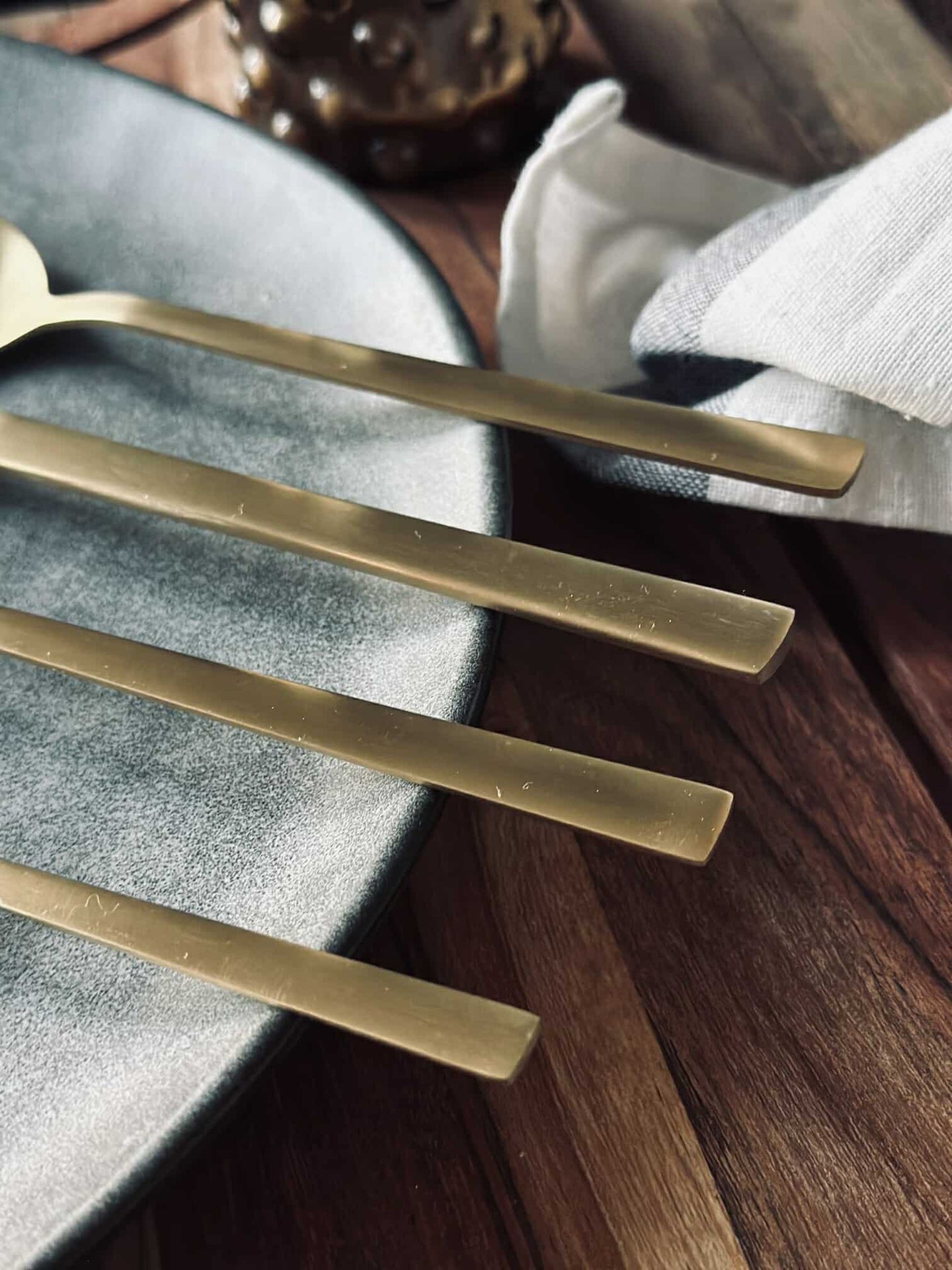 Bestikk for 4 personer - Klassisk Gull