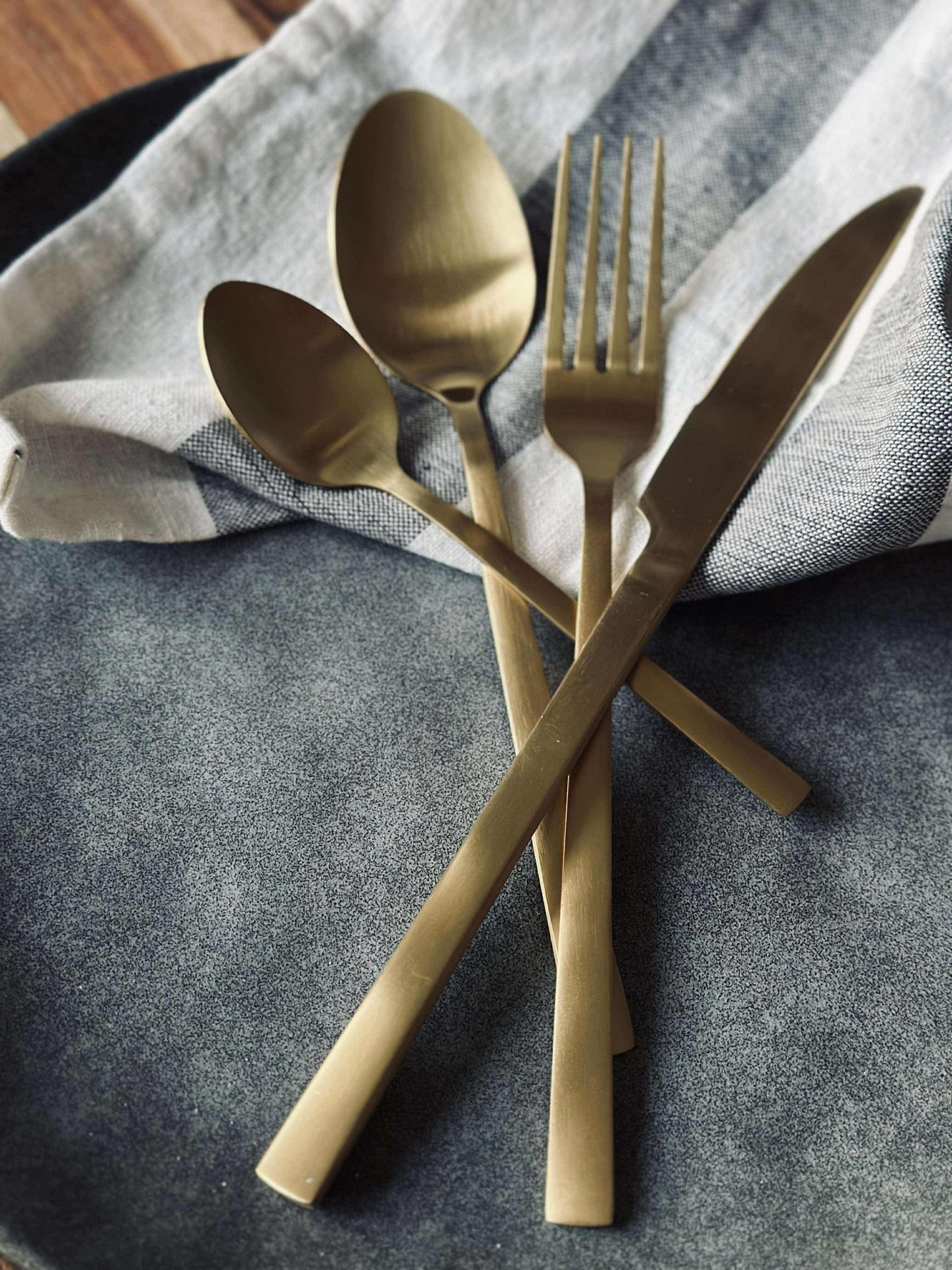 Bestikk for 4 personer - Klassisk Gull