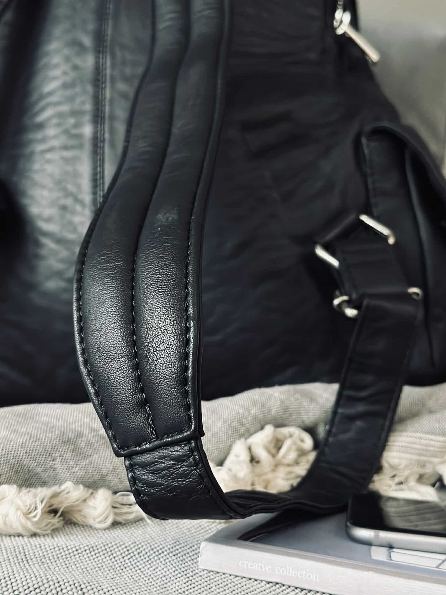 Ryggsekk kult design – Mykt lammeskinn svart