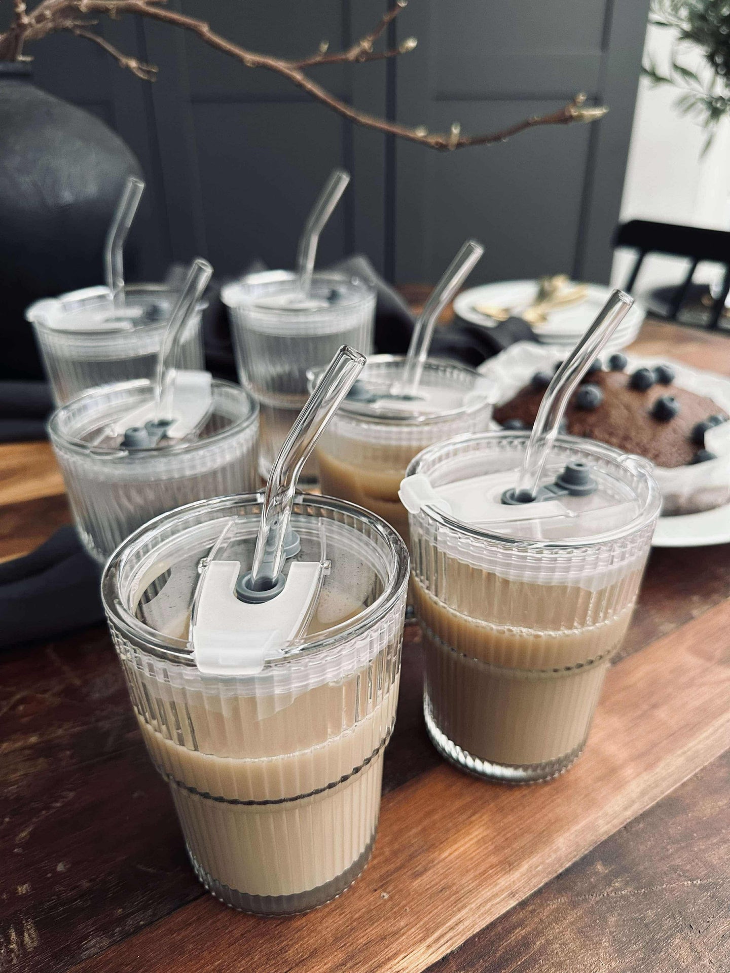 Latteglass med lokk og sugerør - 6 stk
