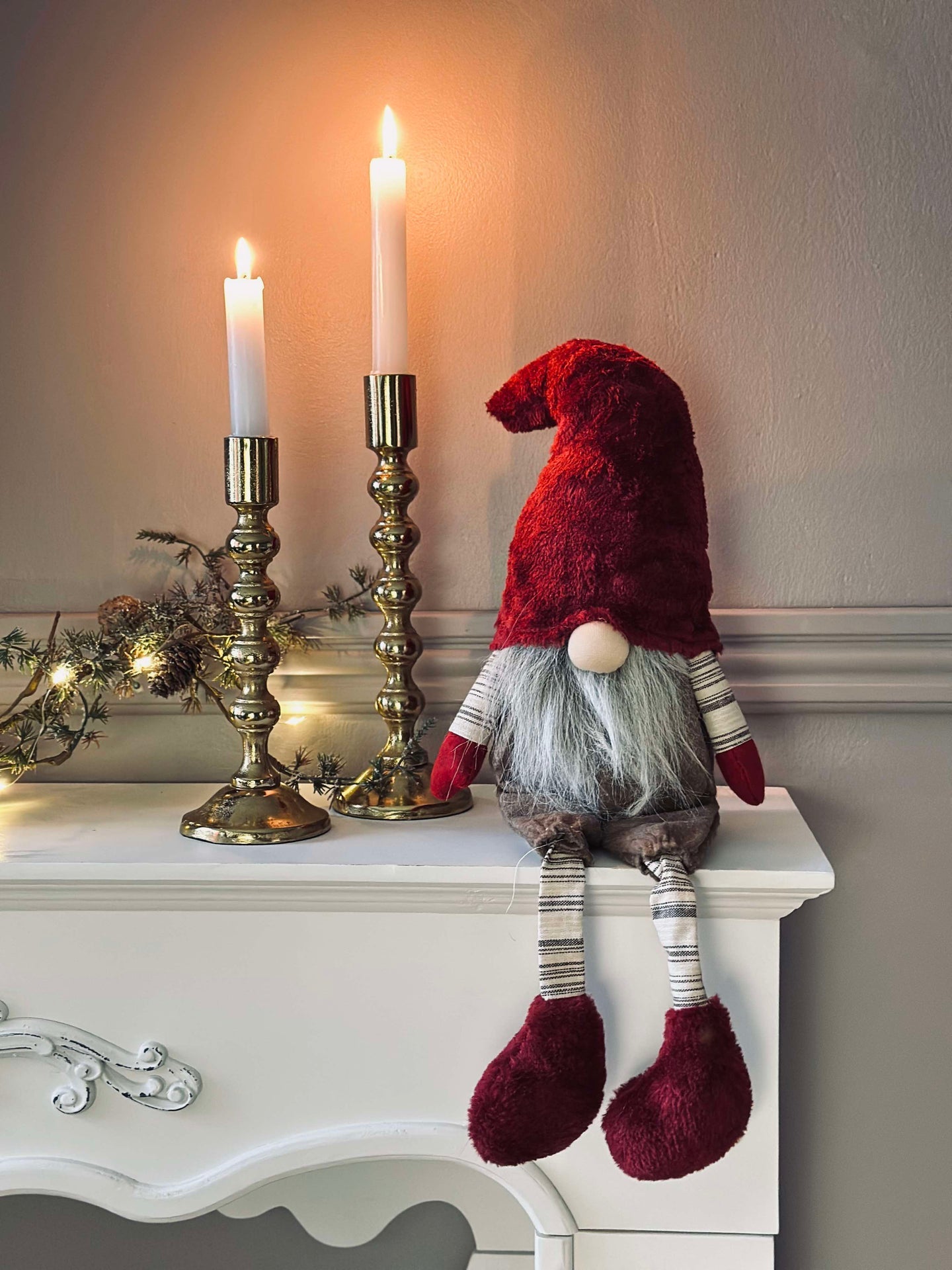 Nisse med hengende ben