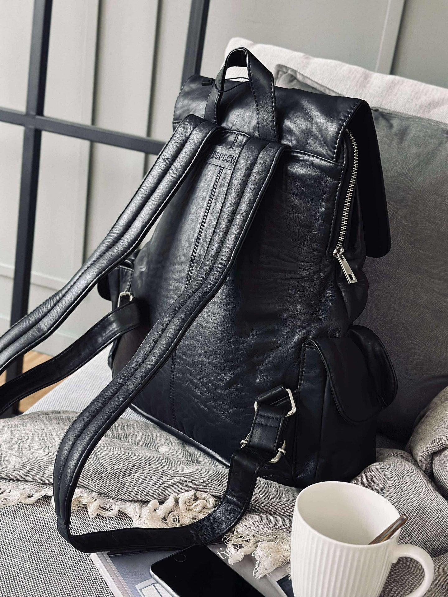 Ryggsekk kult design – Mykt lammeskinn svart