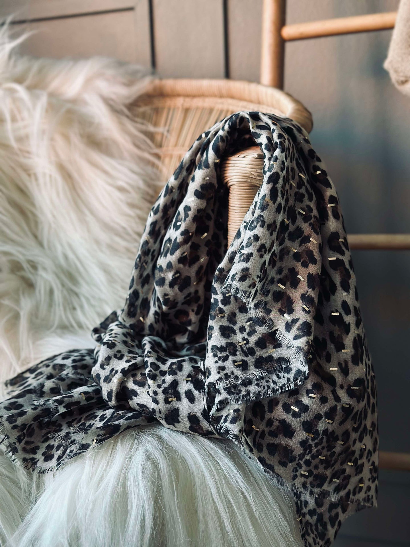 Skjerf Leopard med gulldetalj - Camel