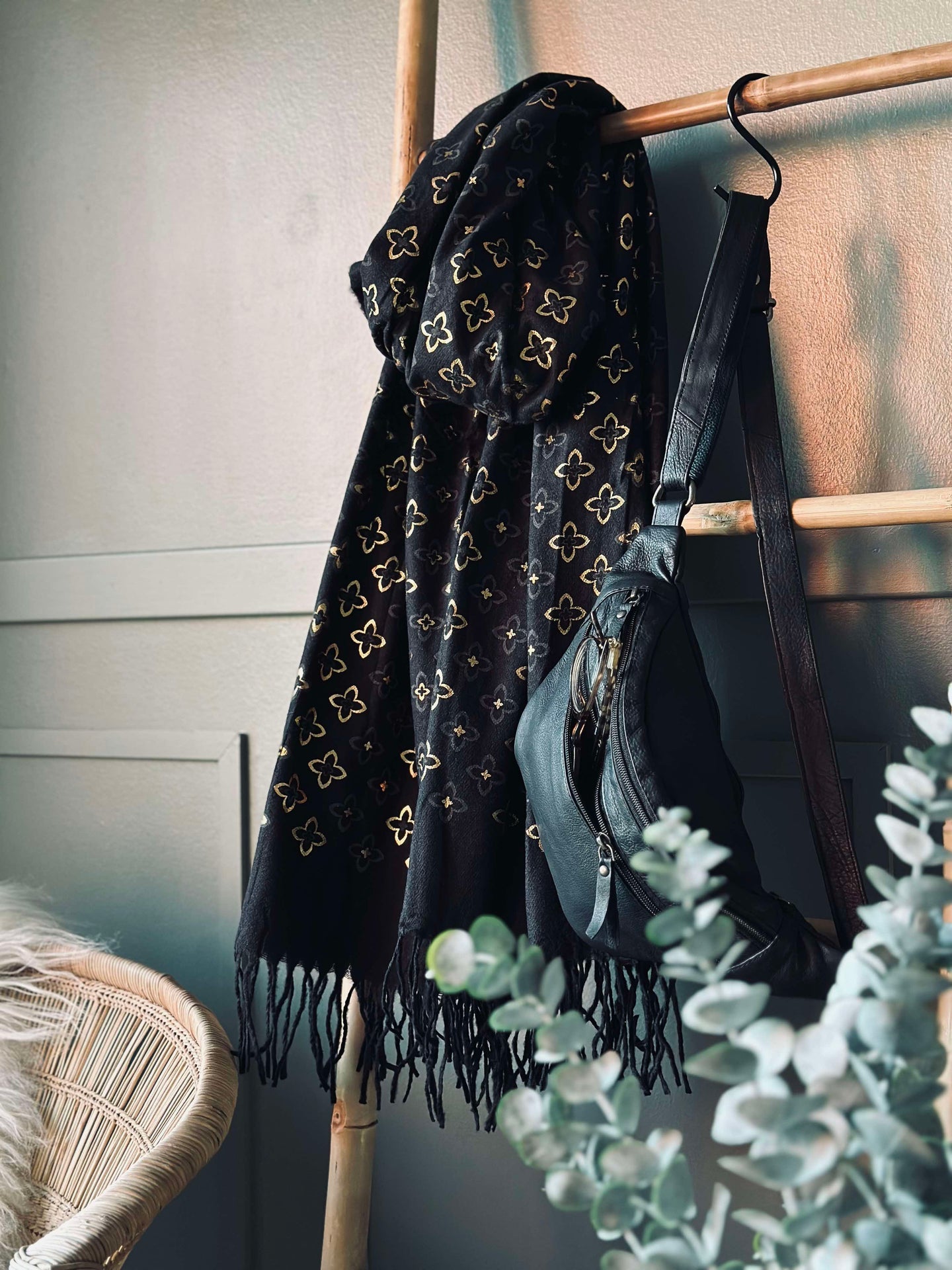Skjerf - Black / Gold