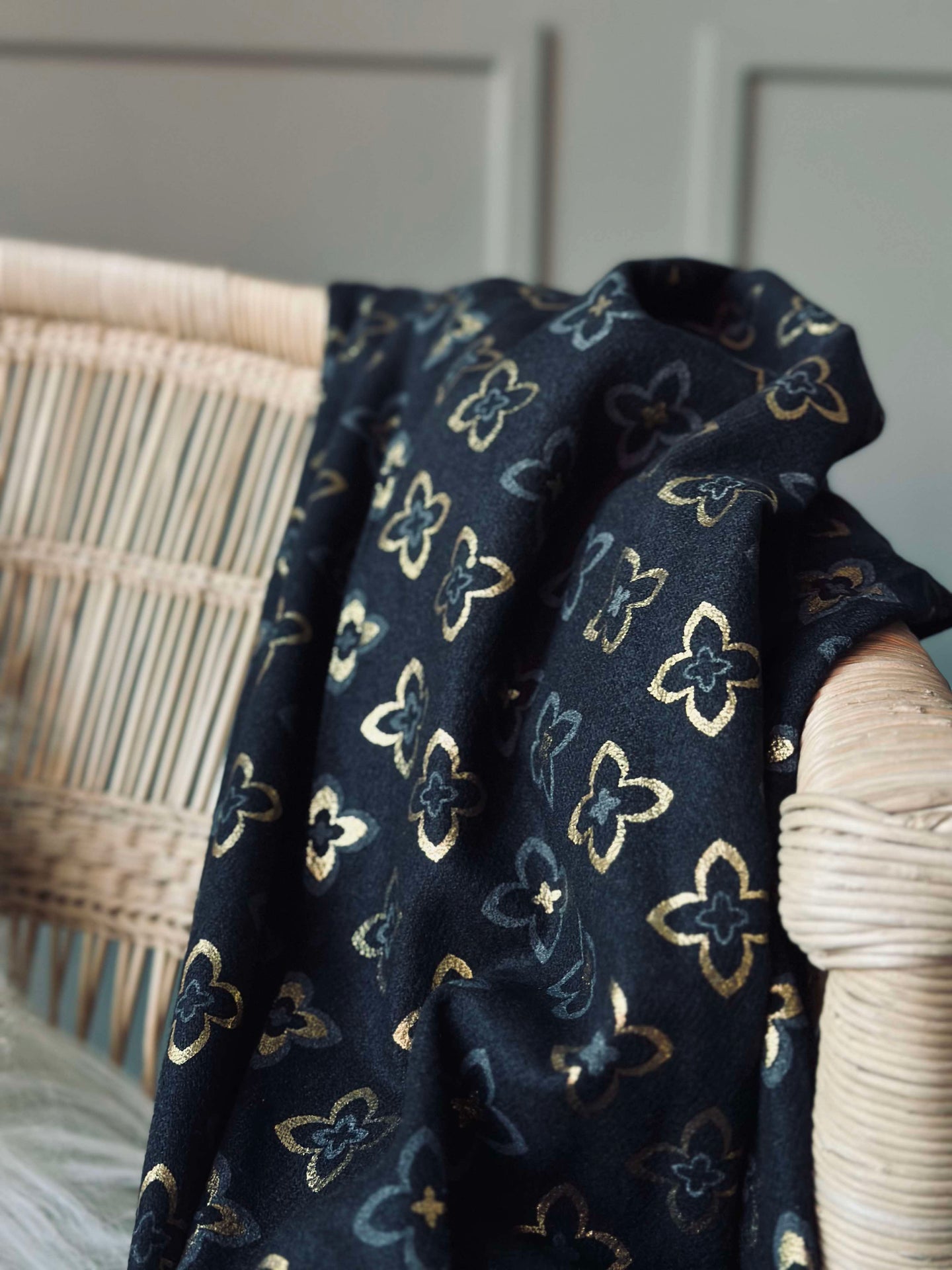 Skjerf - Black / Gold