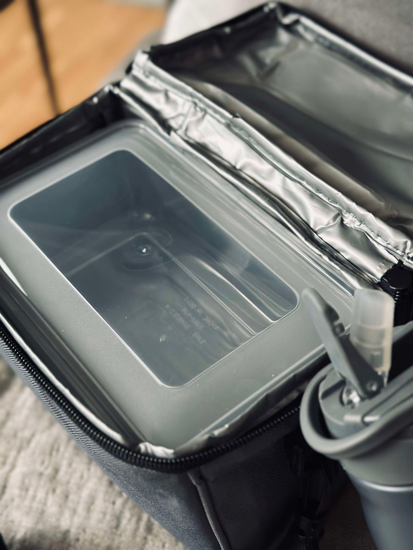 Kjølebag med innhold - Grey