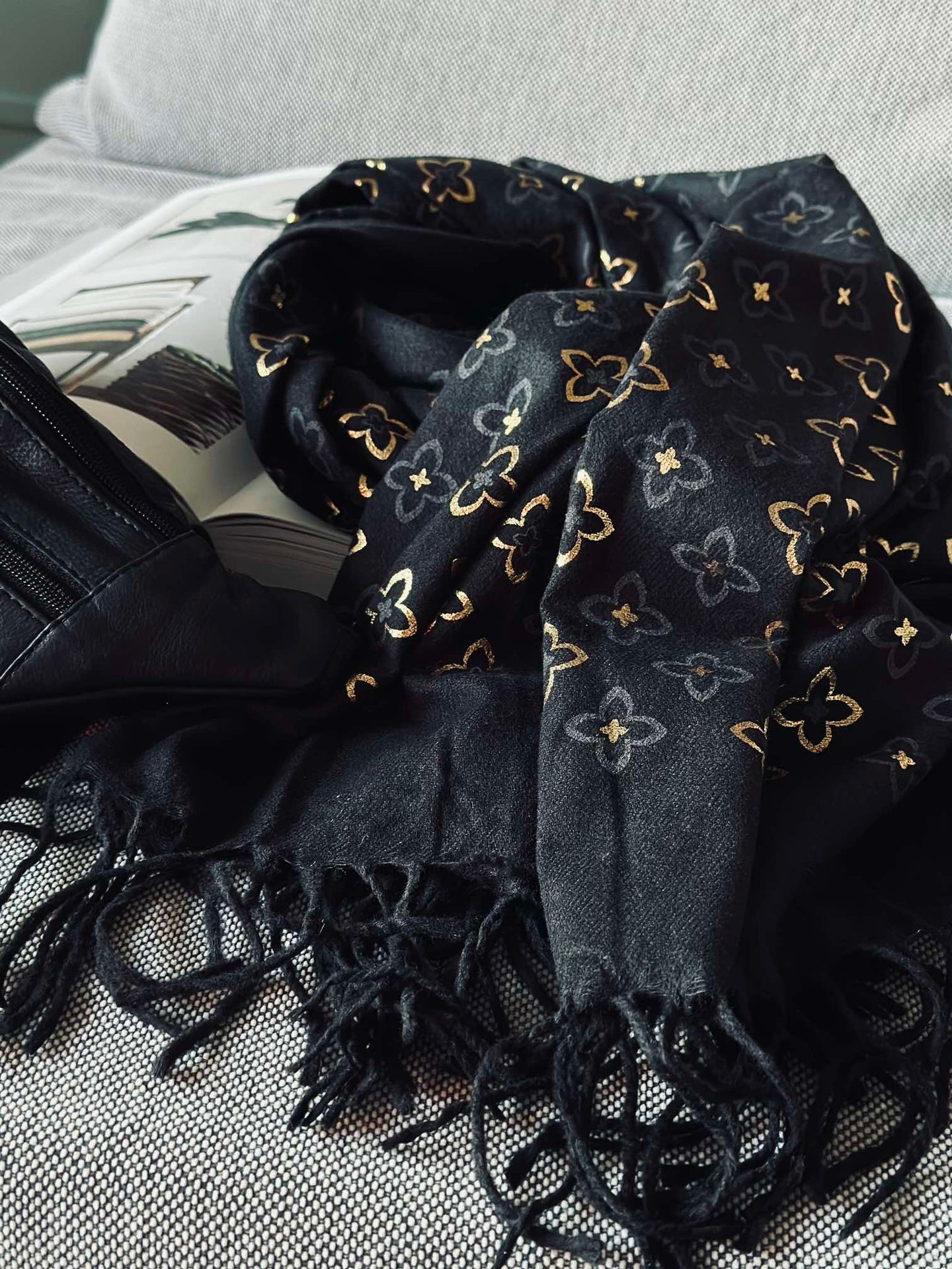 Skjerf - Black / Gold