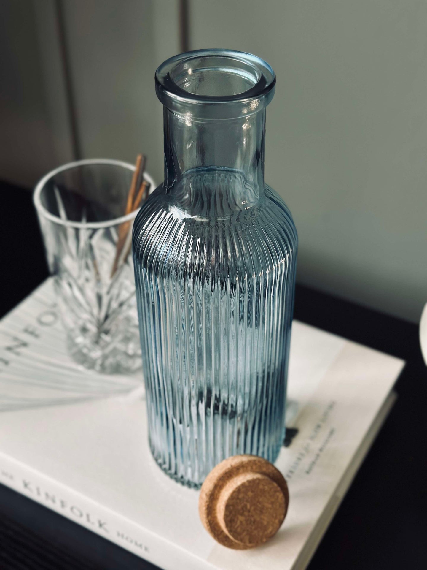 Vannflaske med korkpropp – Blue 1 l