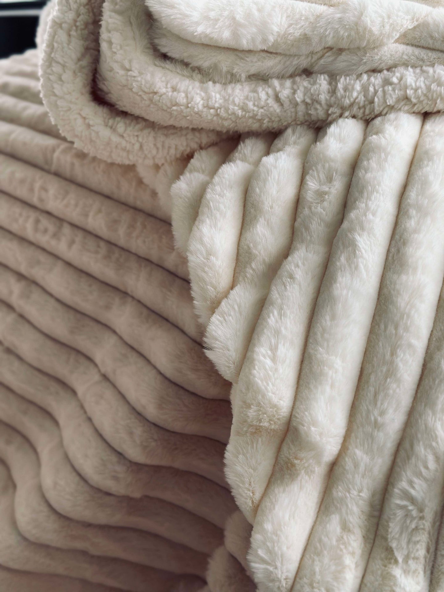 Sengeteppe STRIB - Creme