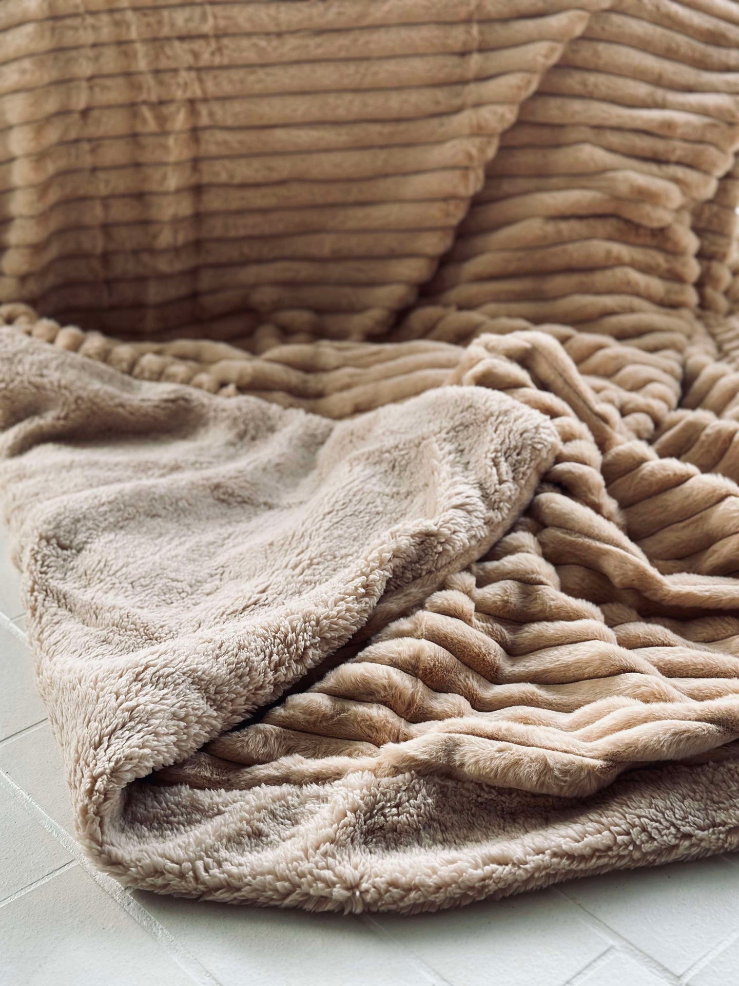 Sengeteppe STRIB - Beige