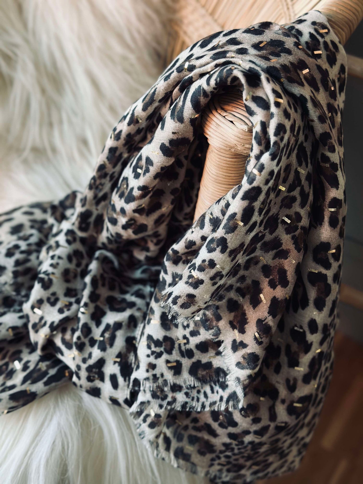 Skjerf Leopard med gulldetalj - Camel