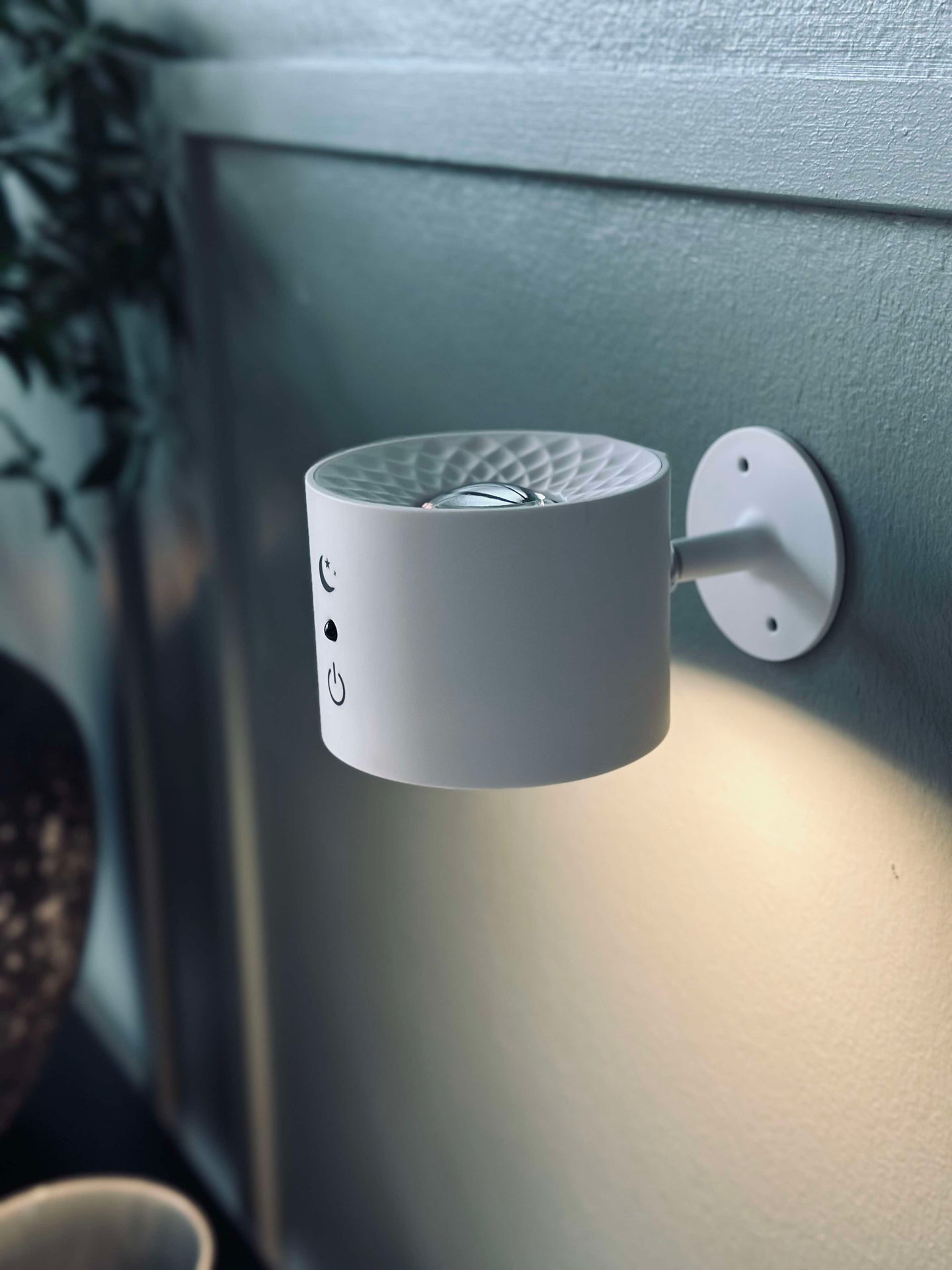 Vegglampe – Oppladbar med fjernkontroll
