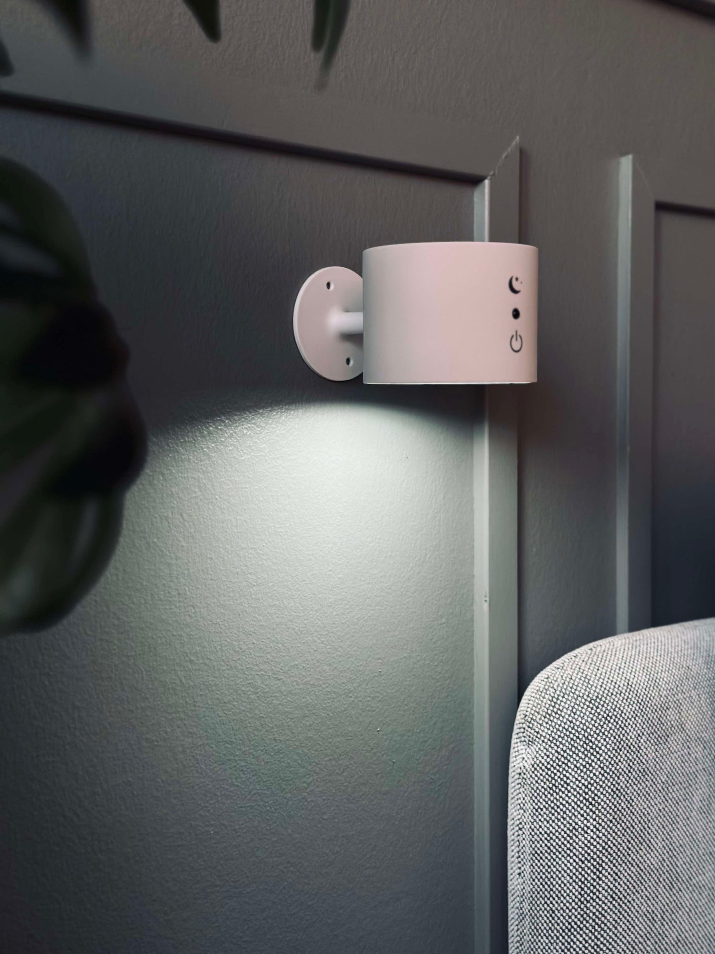 Vegglampe – Oppladbar med fjernkontroll