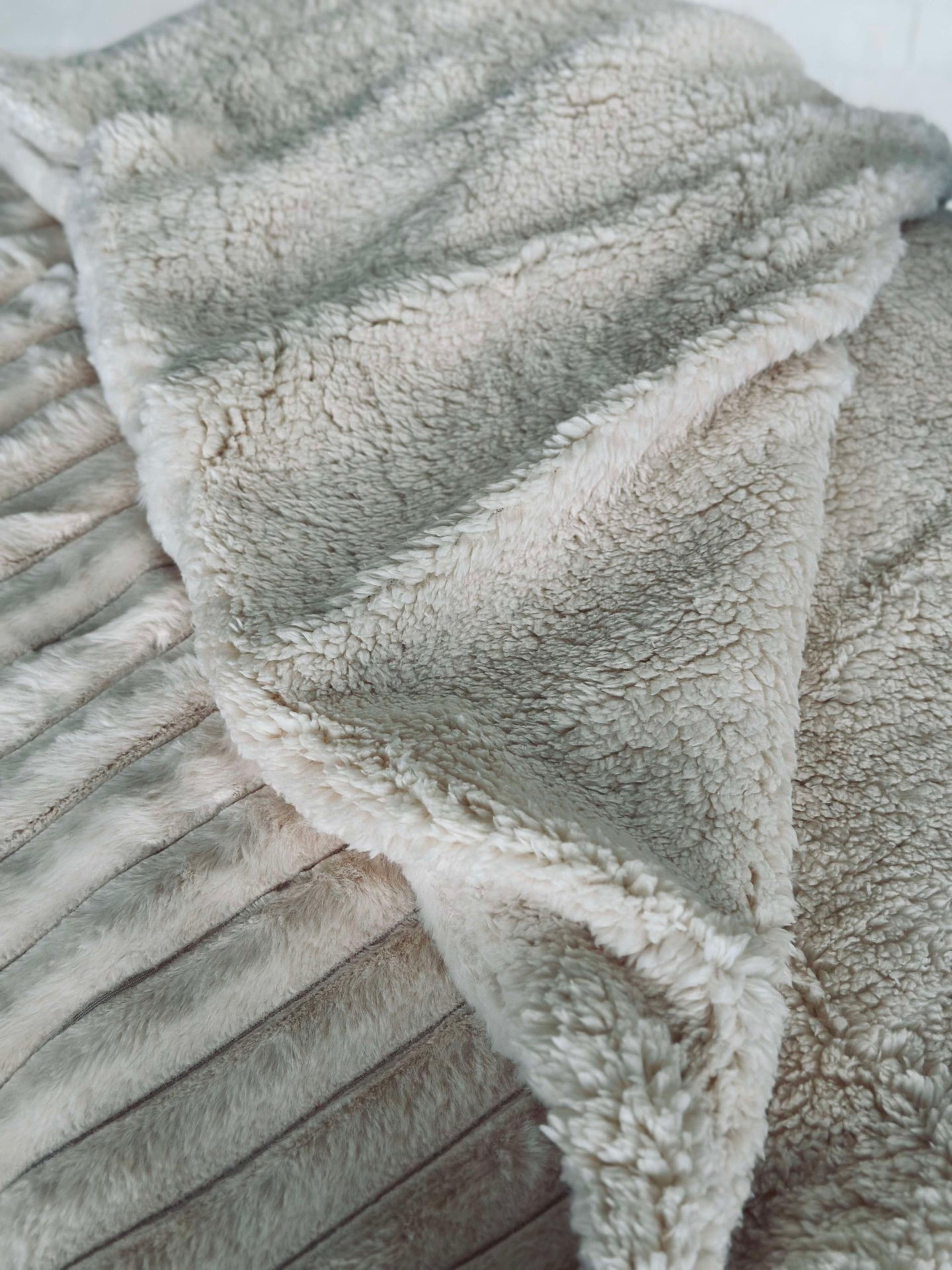 Sengeteppe STRIB - Creme