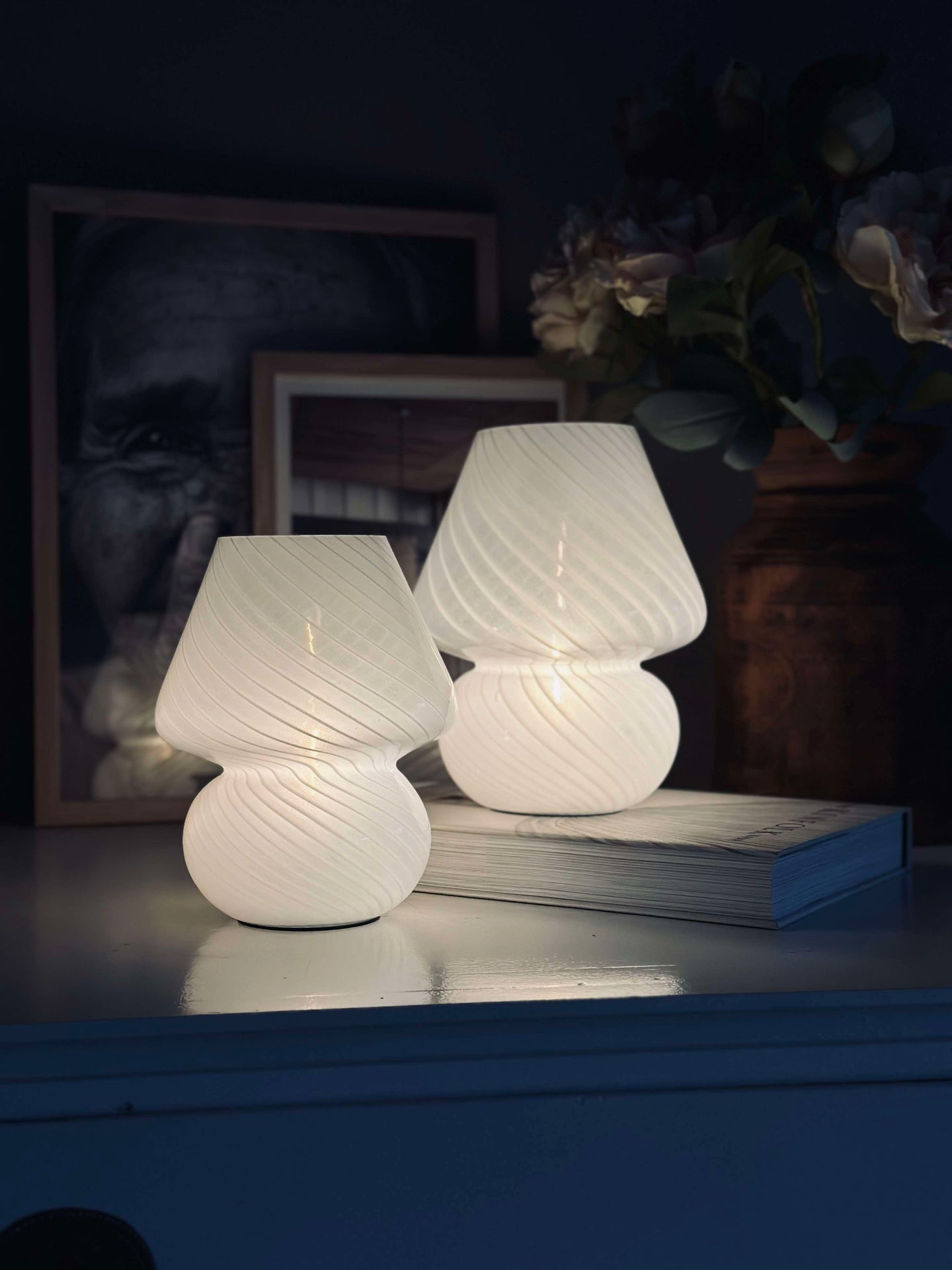Mushroom Medium – Hvit munnblåst glass