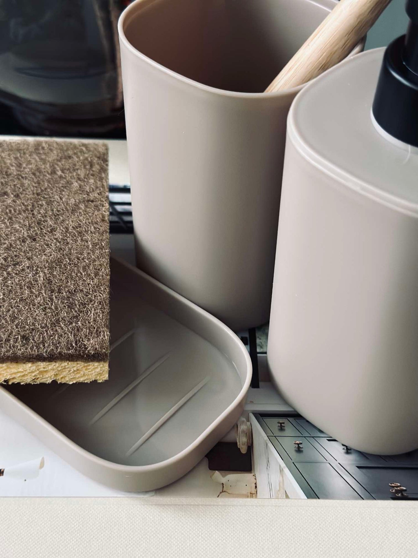 Dispensersett i beige - Sett med 3 deler